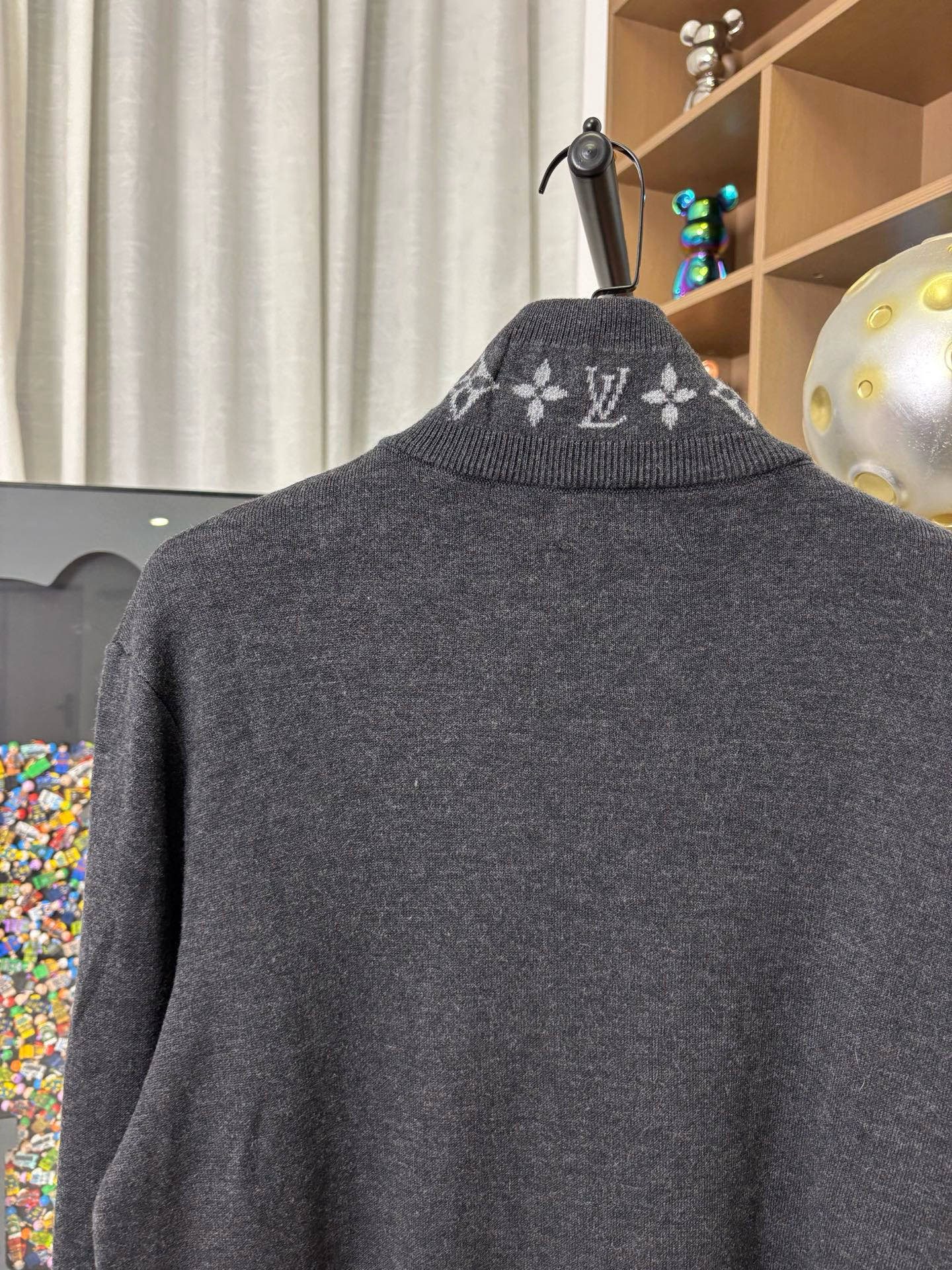 LV Clothing-301