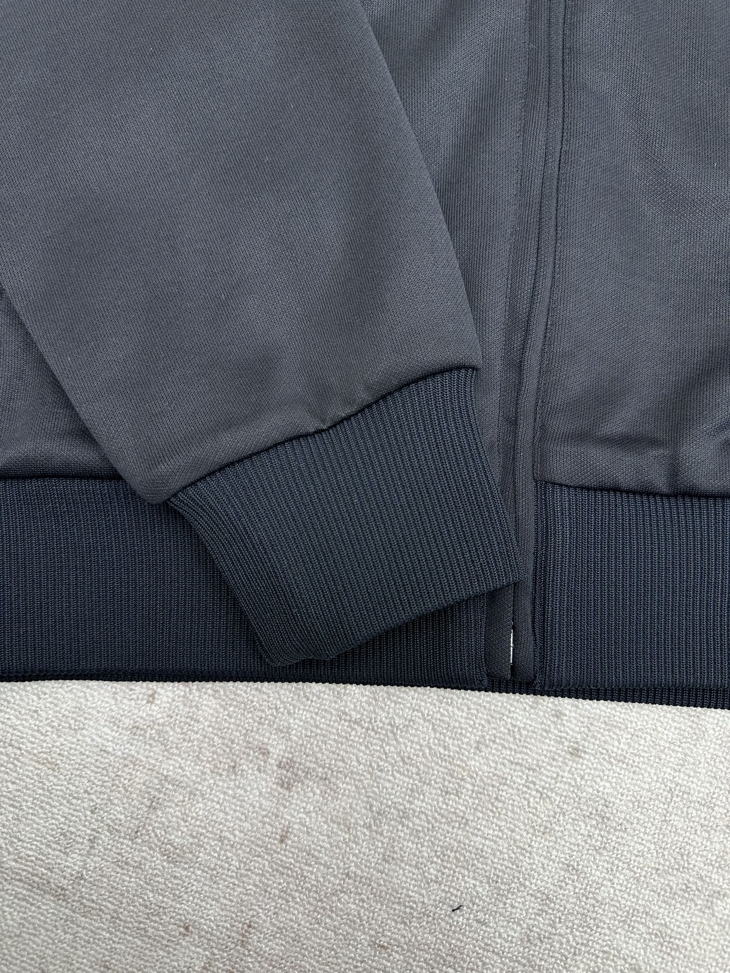 Gucci Clothing-337