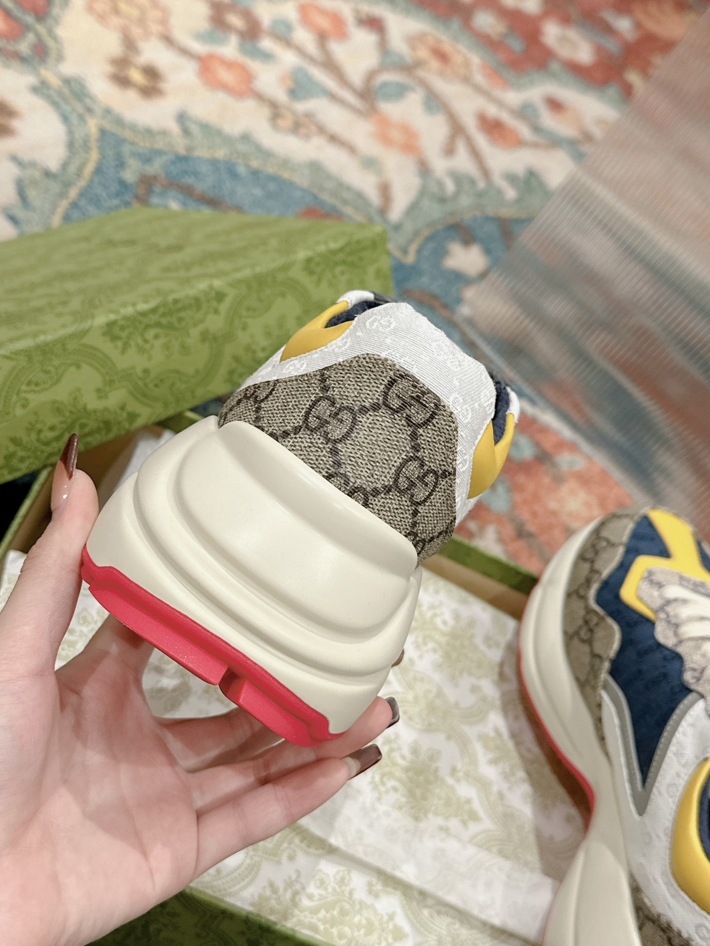 Gucci Sneakers-245