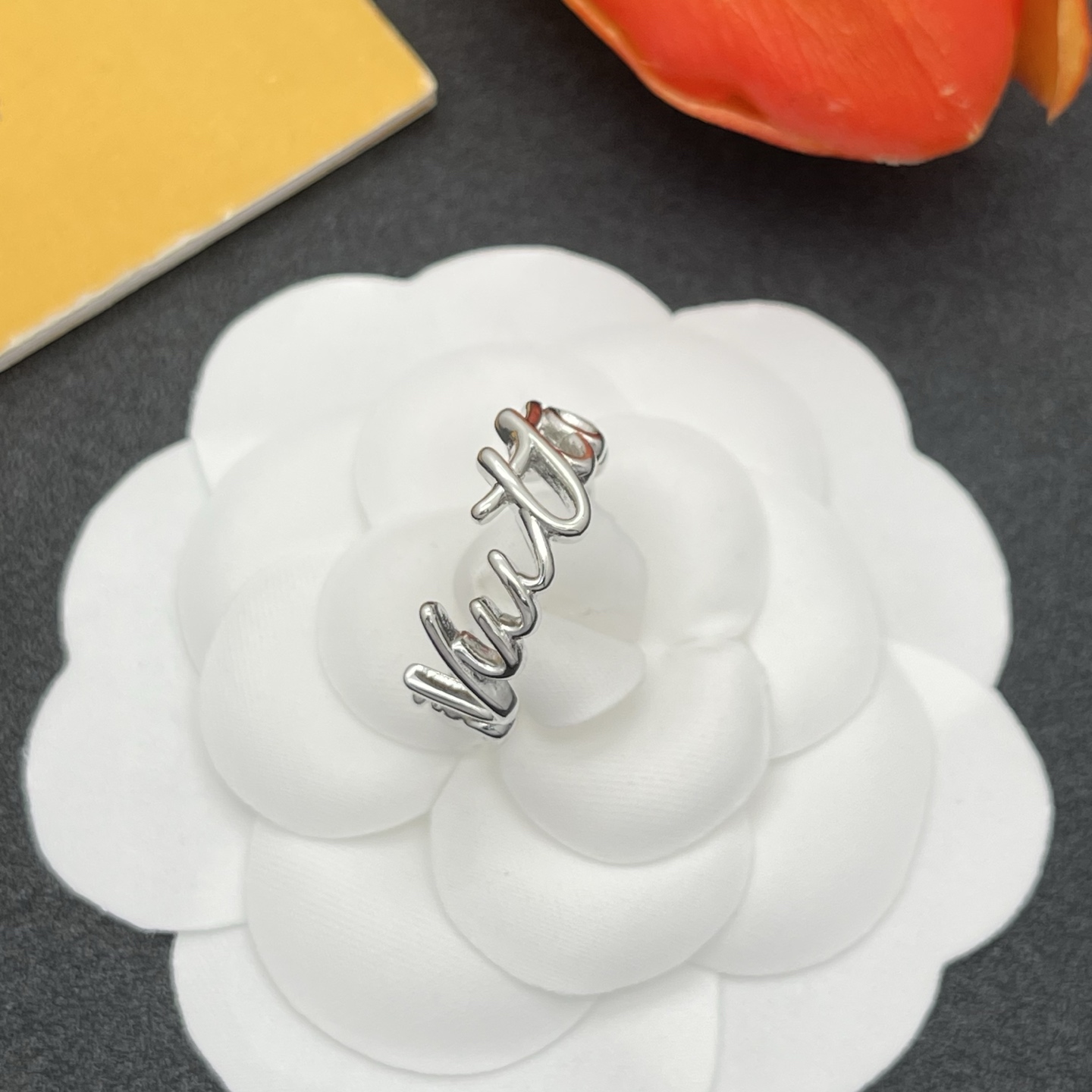 LV ring-81