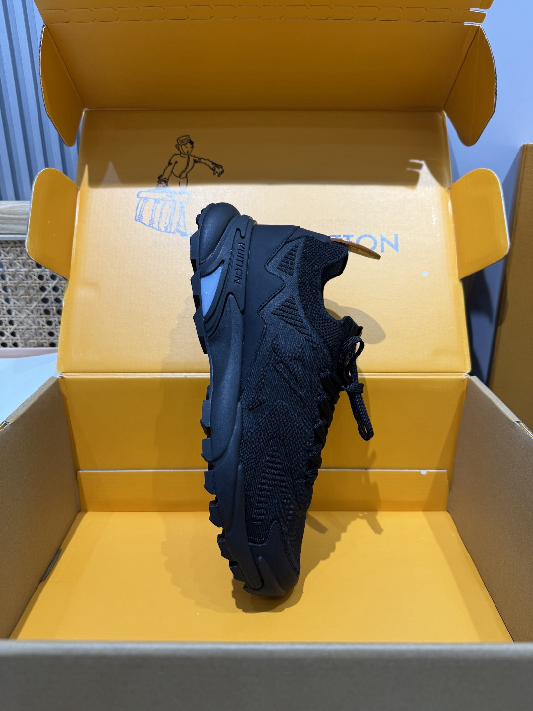 Lv Sneakers-181