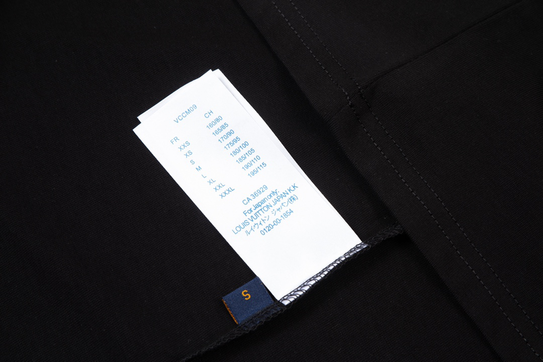 LV clothing-128
