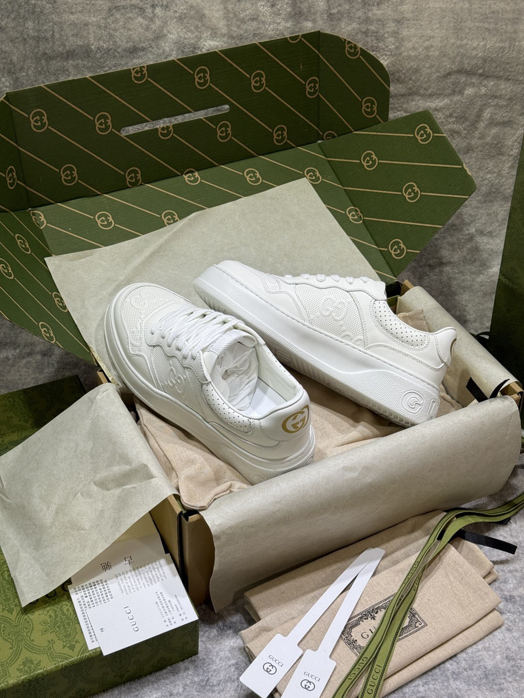 Gucci Sneakers-157
