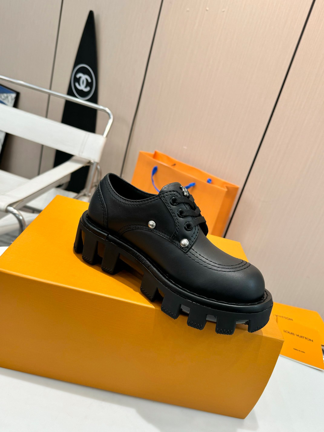 LV women's leather shoes-16