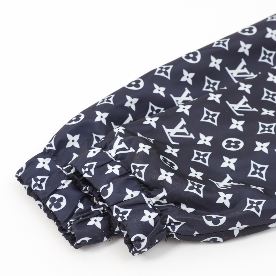 LV Clothing-332
