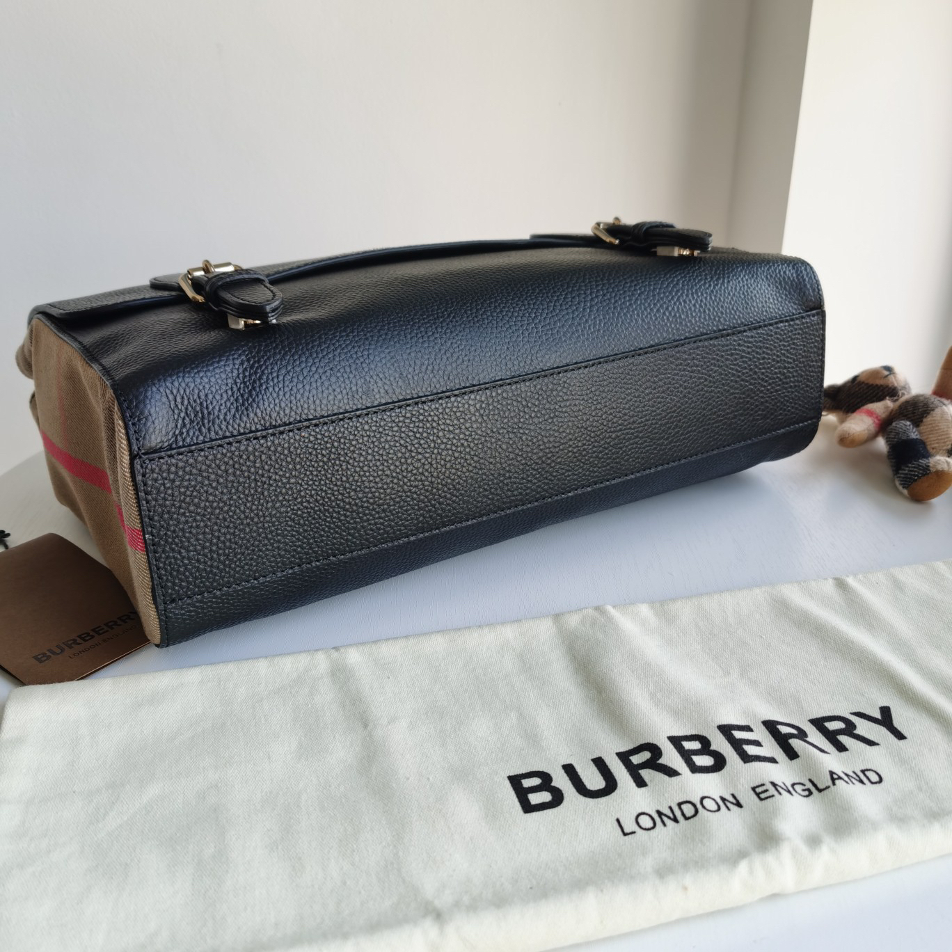 Burberry bag-101
