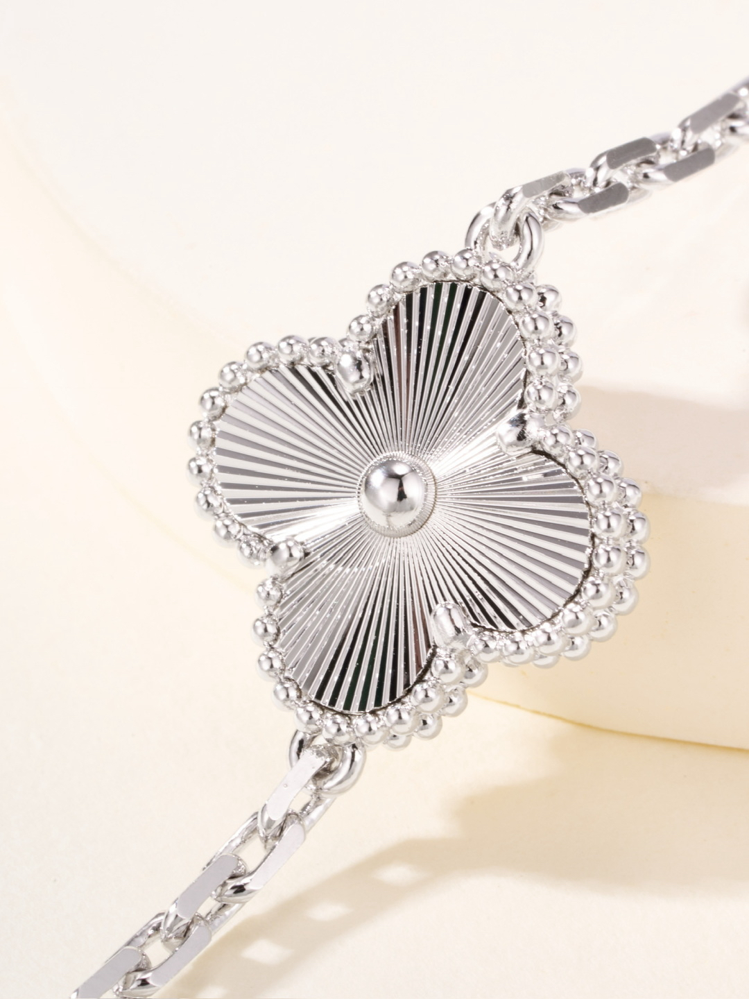 Van Cleef & Arpels Bracelet-20