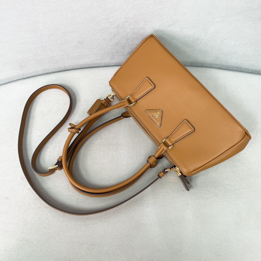 Prada bag-4