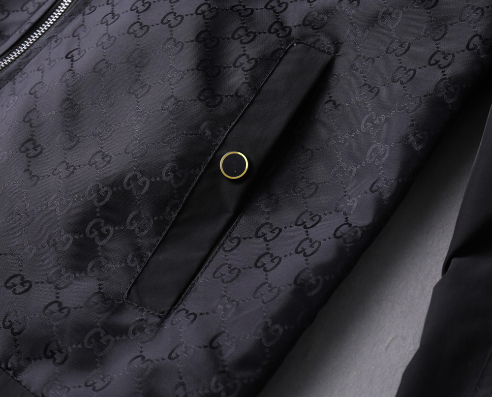 Gucci Clothing-338