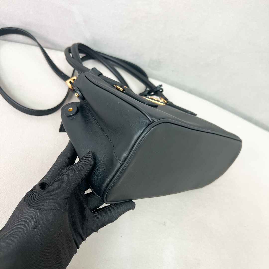 Prada bag-5