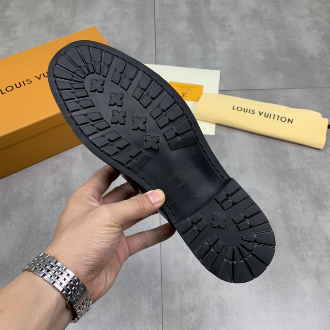 LV men's leather shoes-59