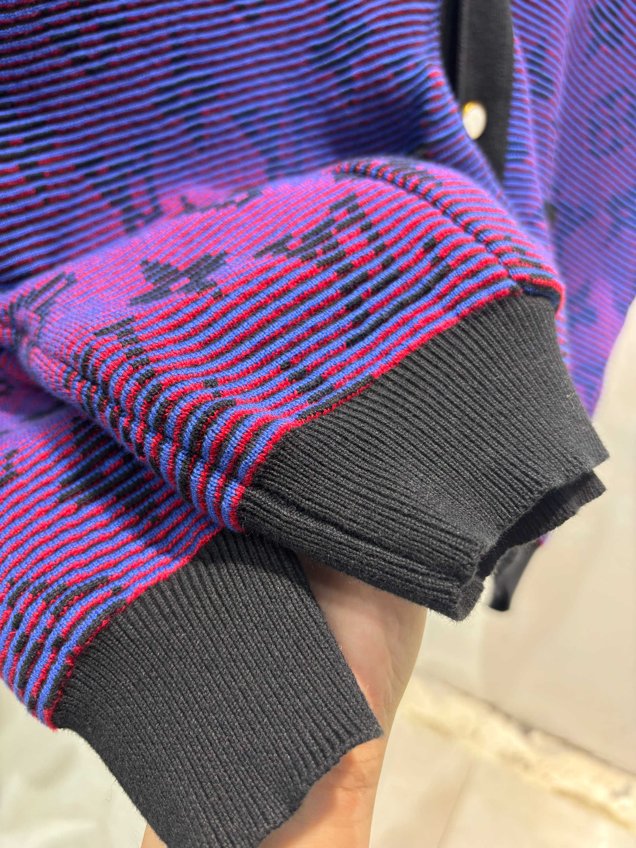 LV Clothing-329
