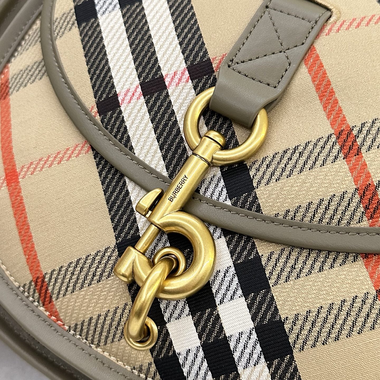 Burberry bag-136