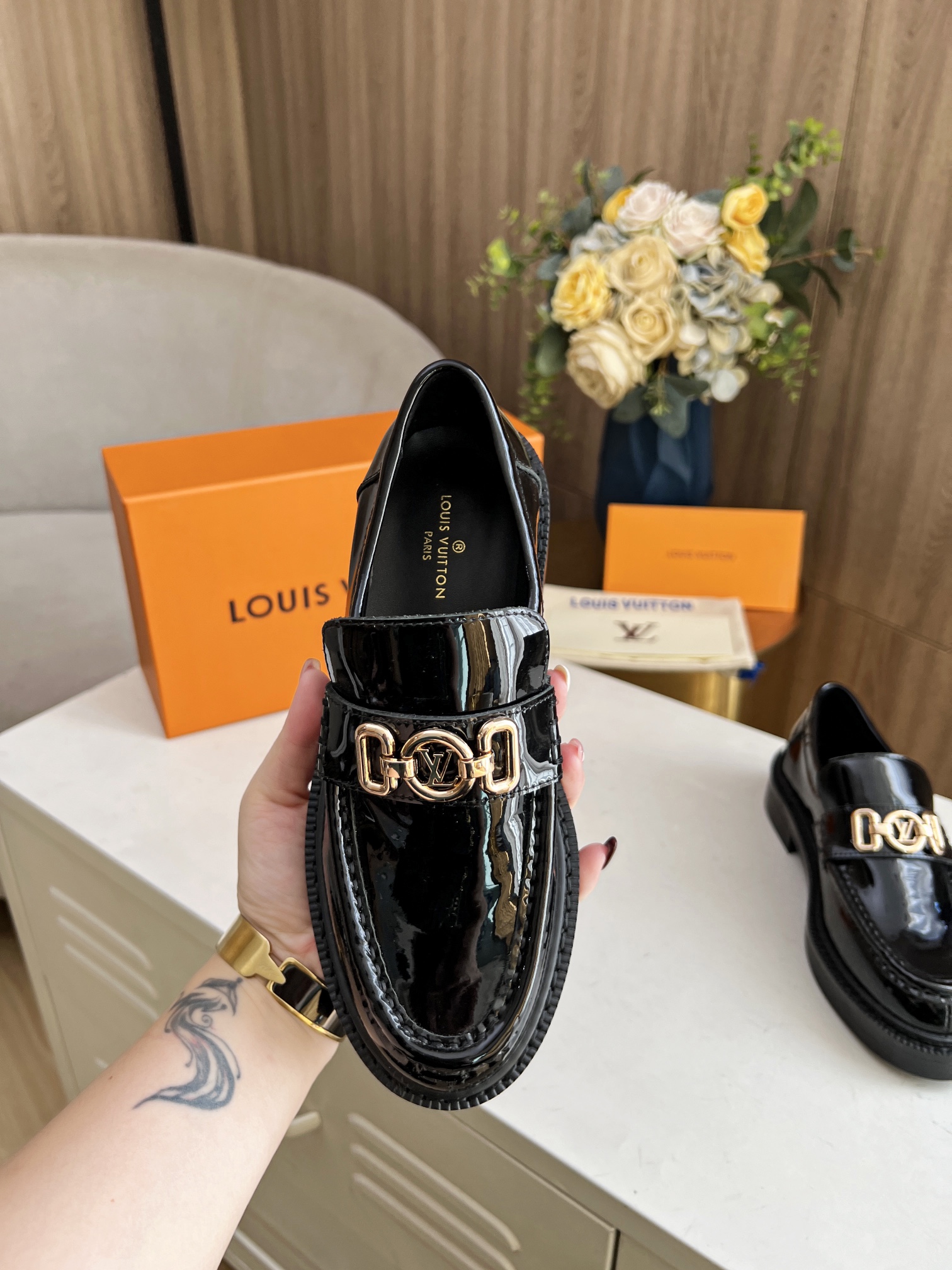 LV women's leather shoes-39