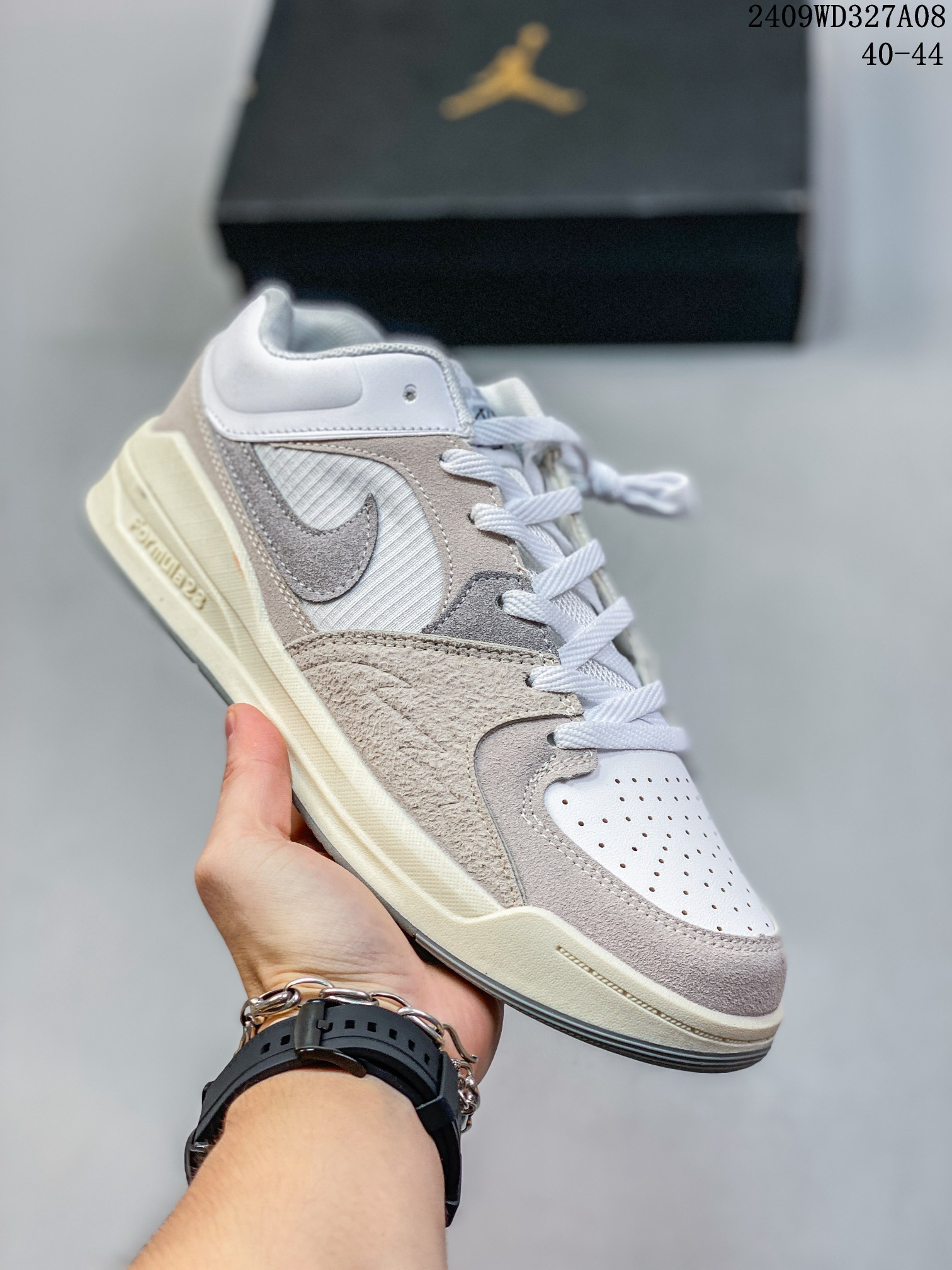 Nike Sneakers-342