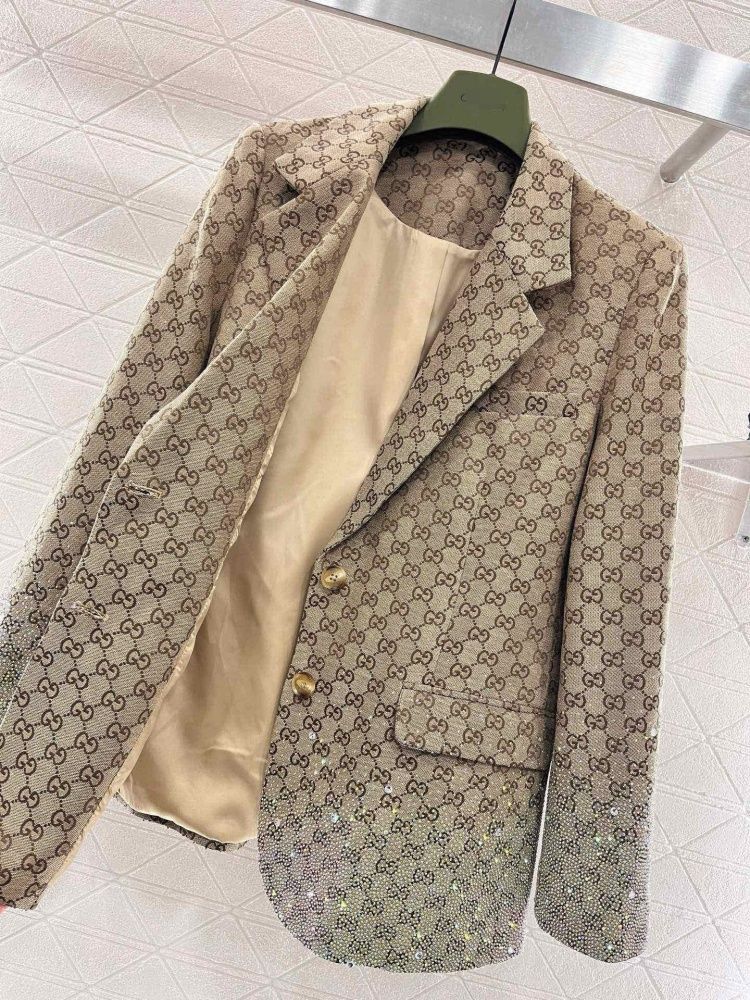 Gucci Clothing-358