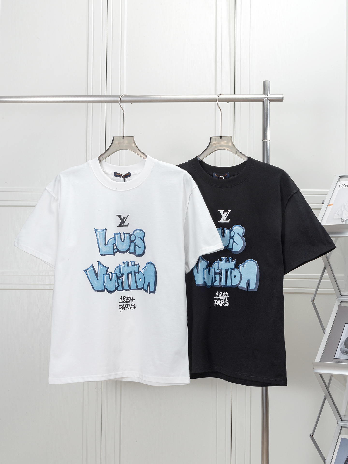 LV clothing-114