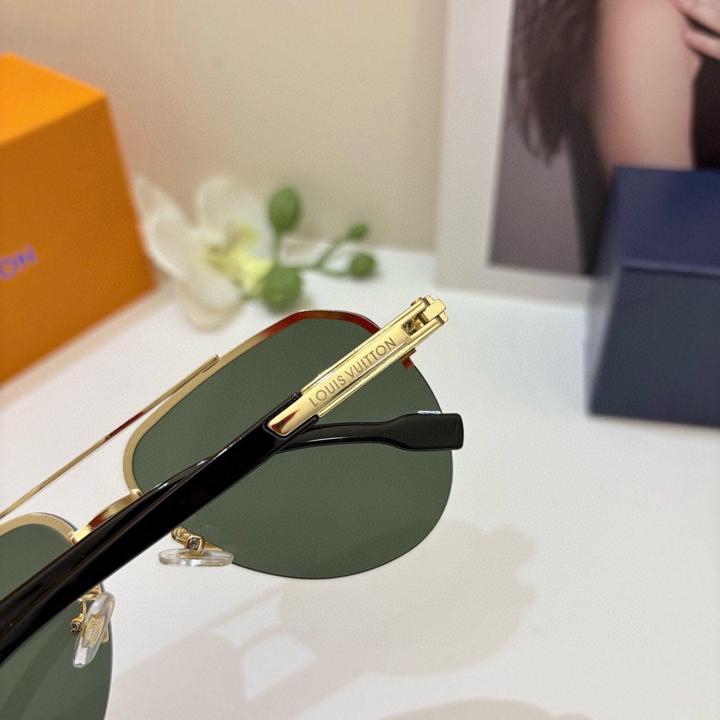 LV glasses-57