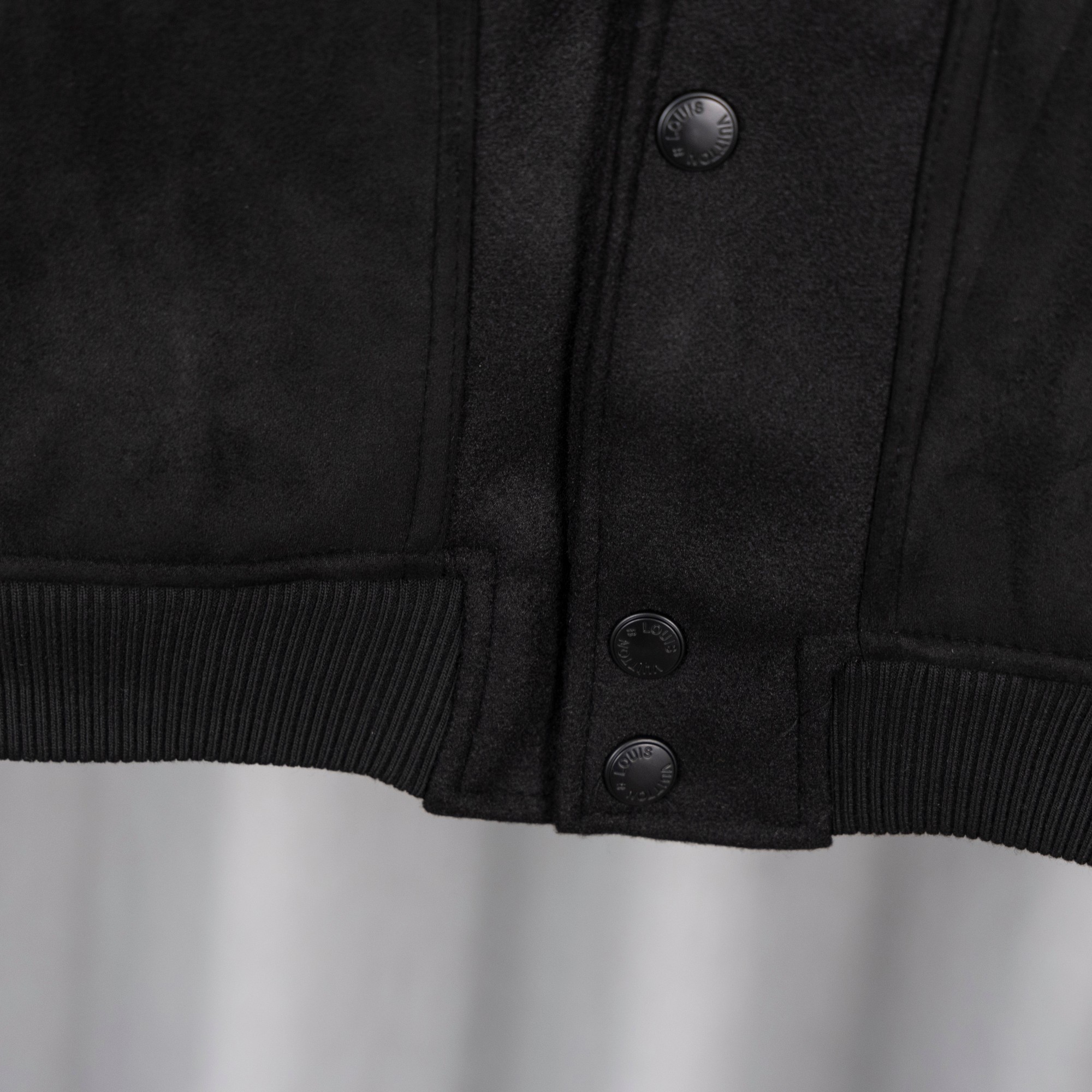 LV Clothing-279