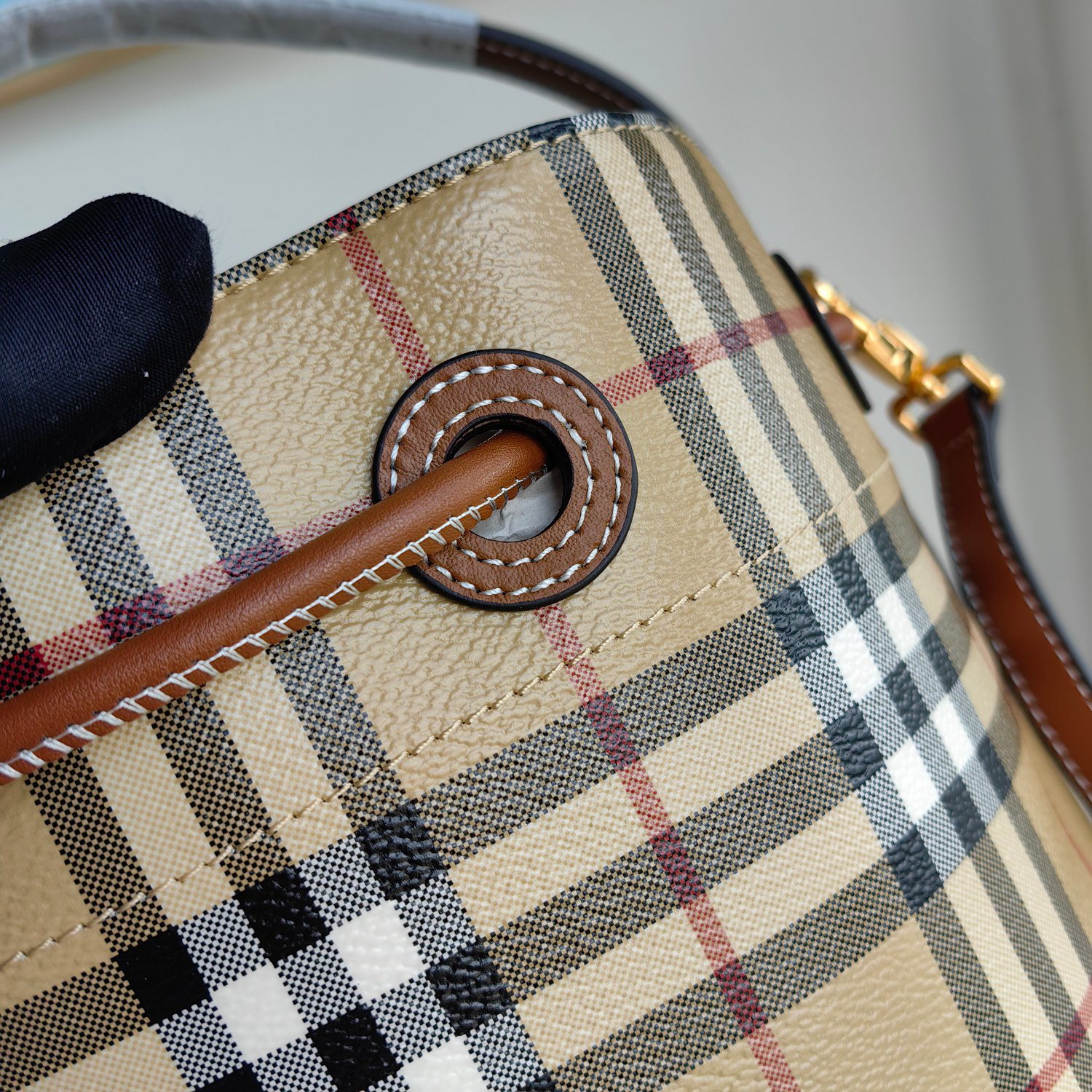 Burberry bag-114