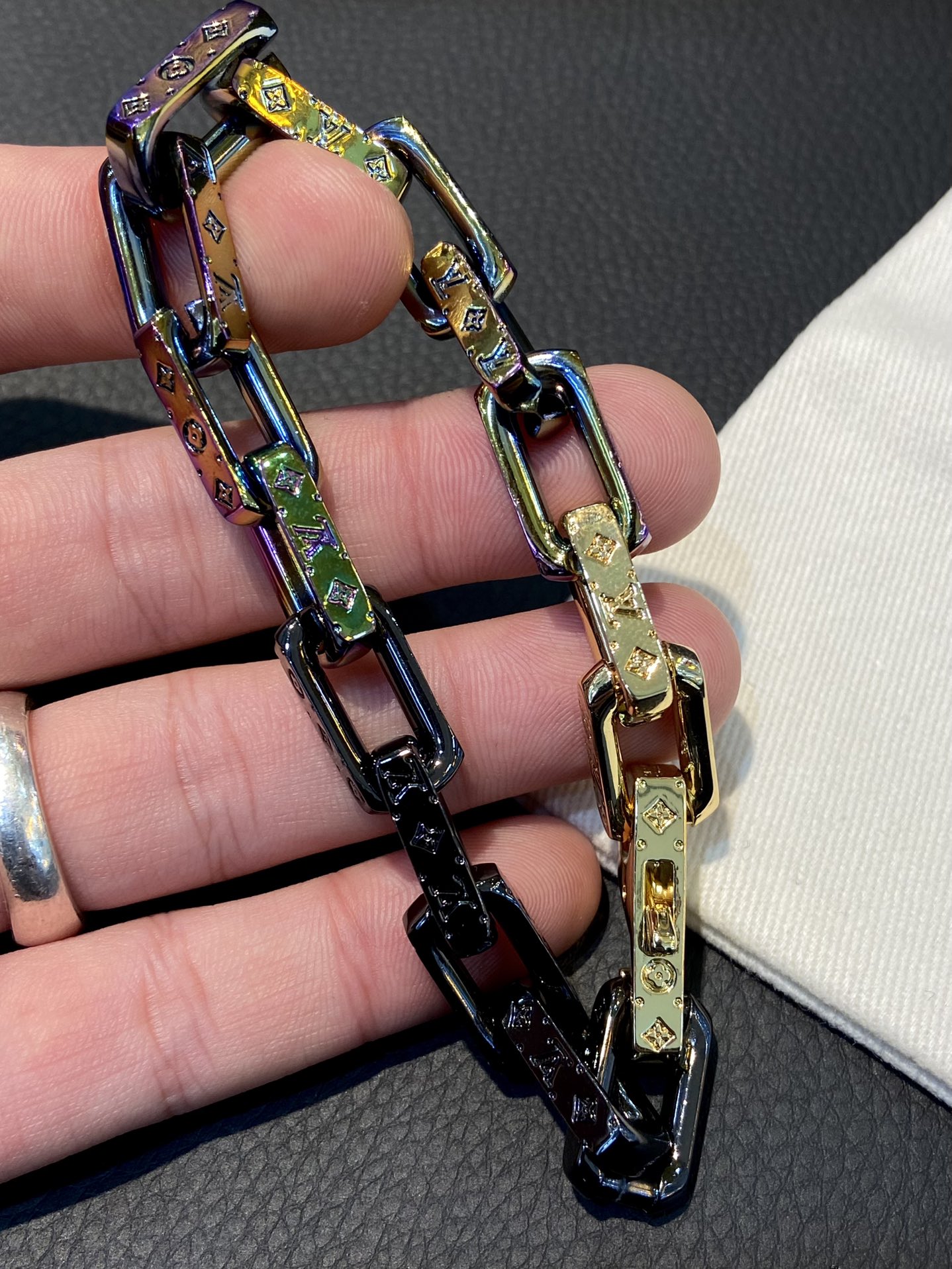 LV Bracelet-77