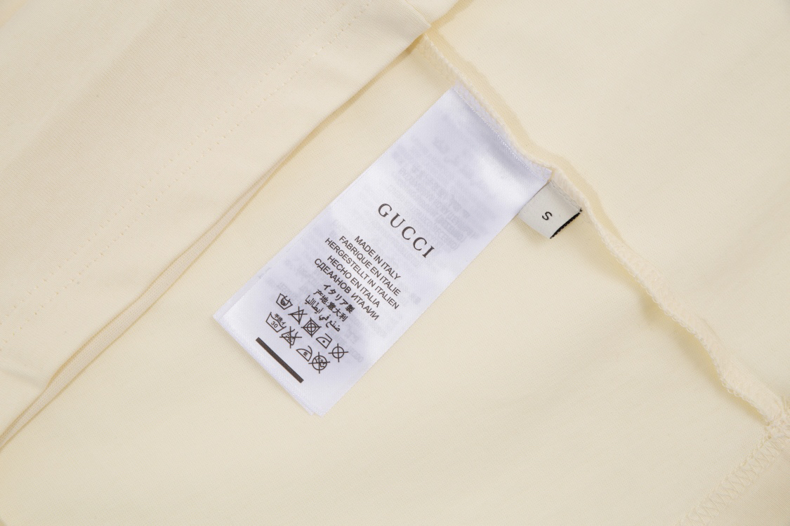 Gucci clothing-45