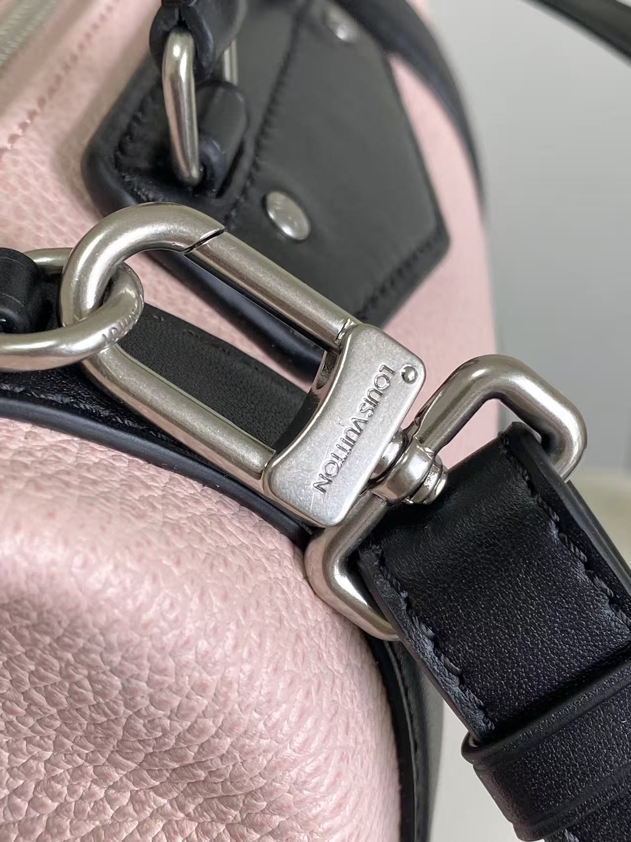 Louis Vuitton bag-198