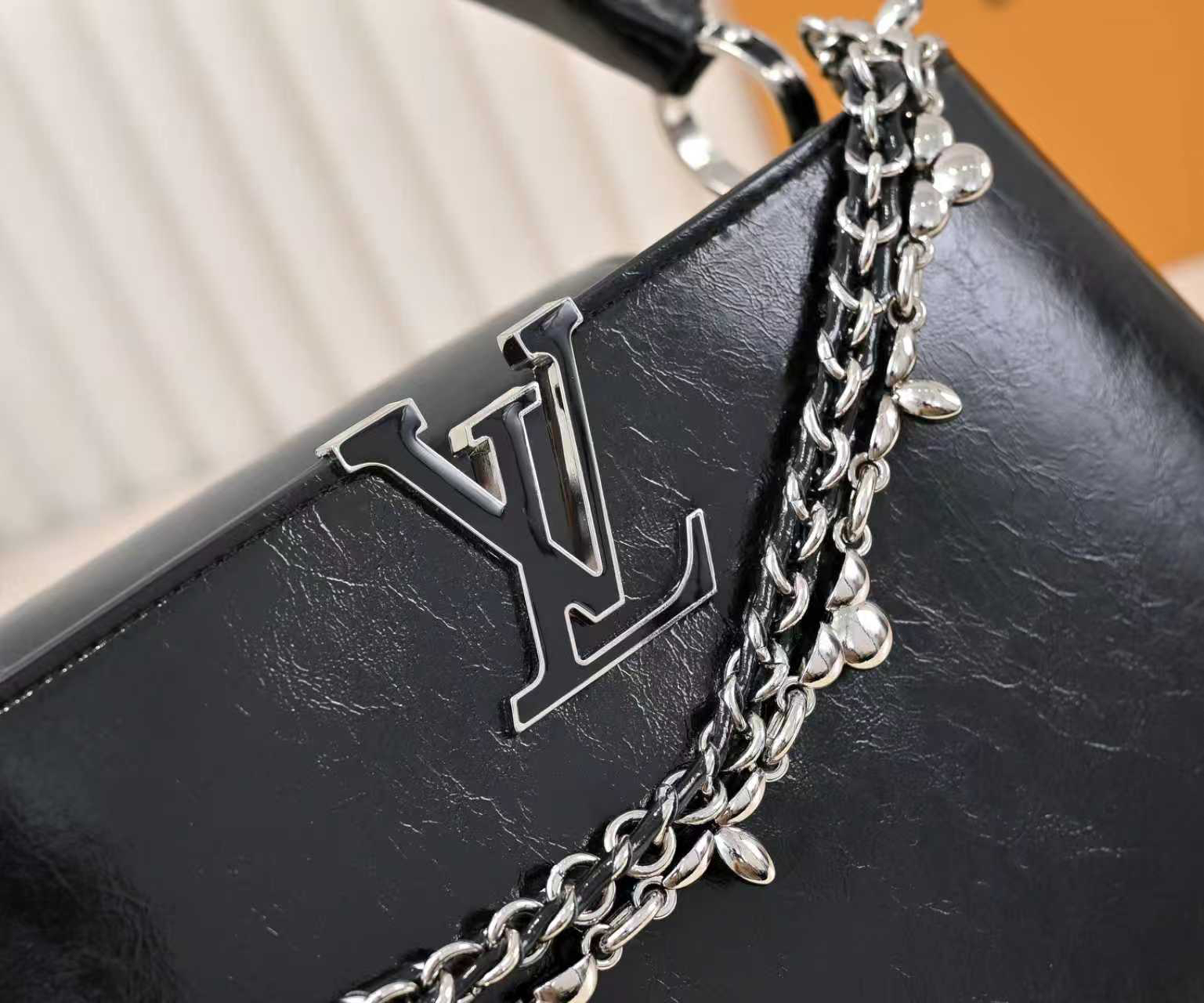 Louis Vuitton bag-163