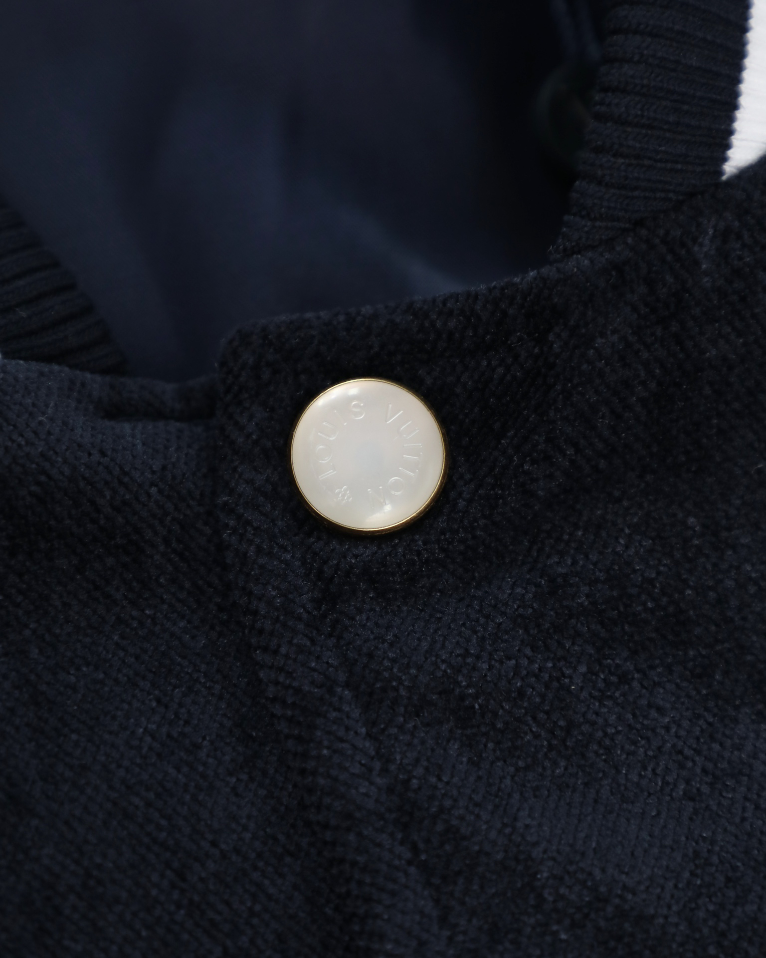 LV Clothing-352