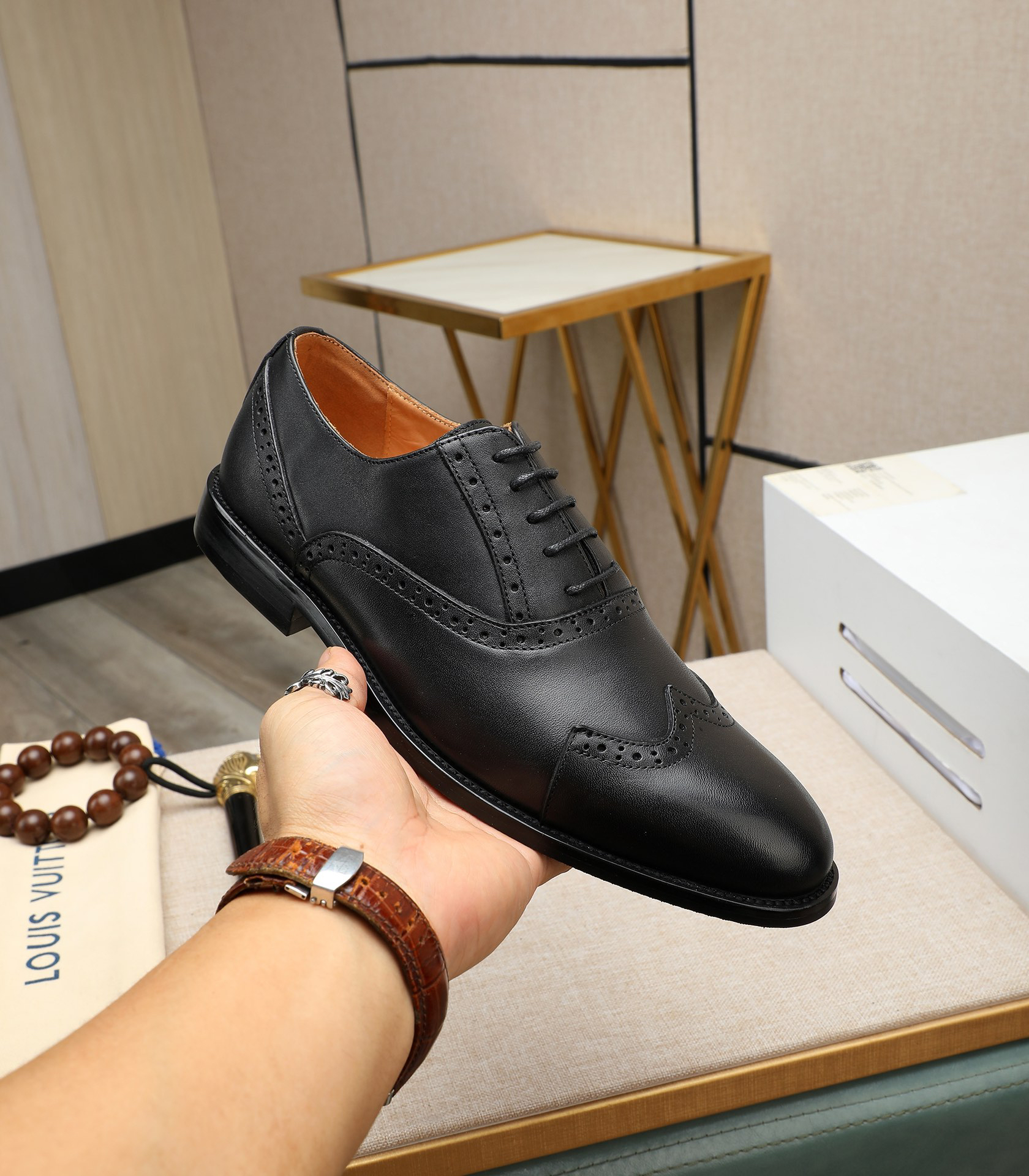 LV men's leather shoes-6