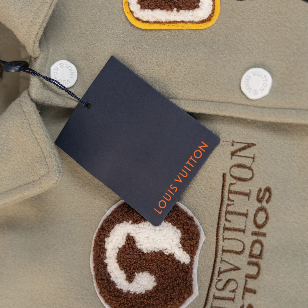 LV Clothing-308