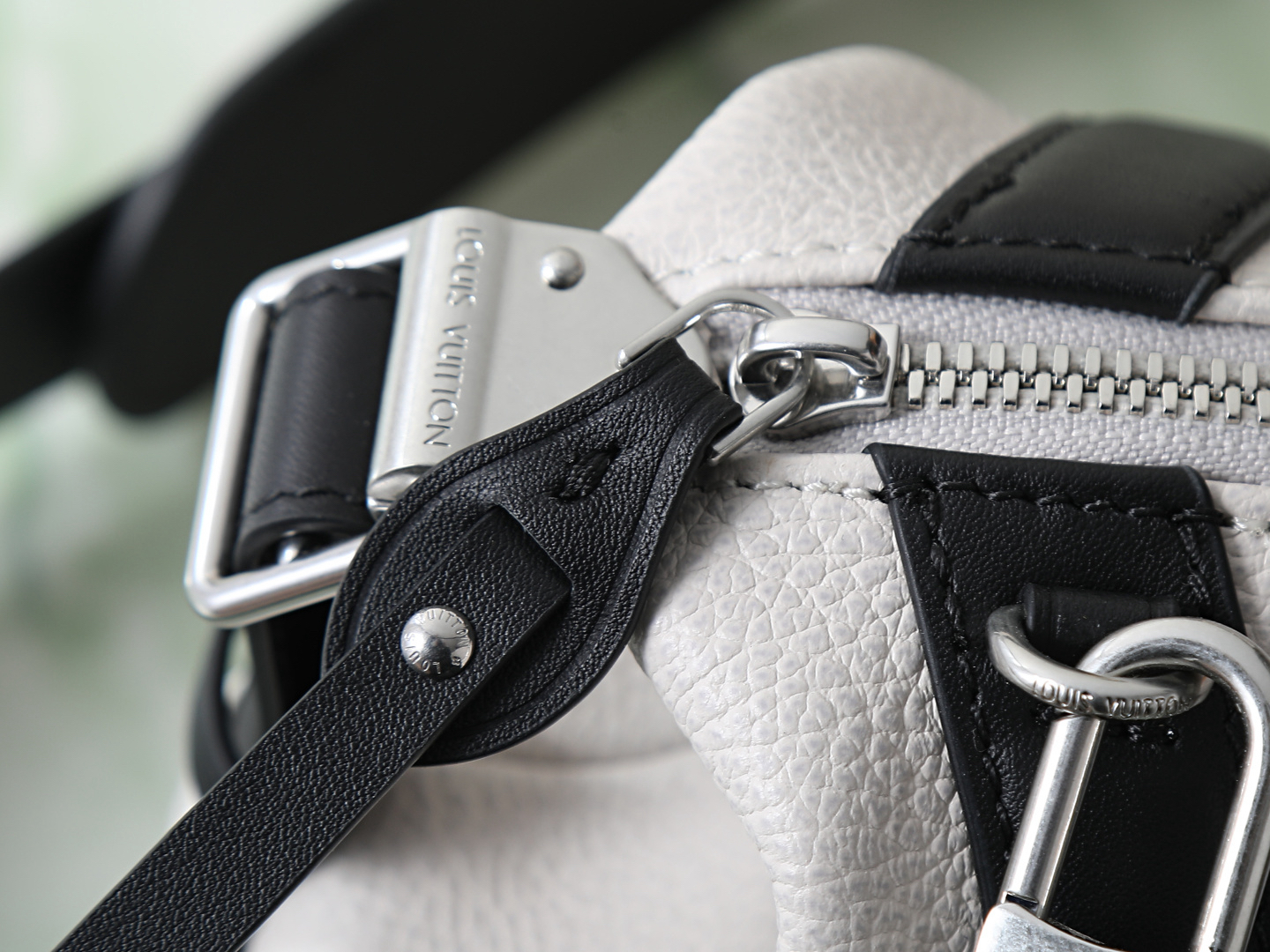 Louis Vuitton bag-176