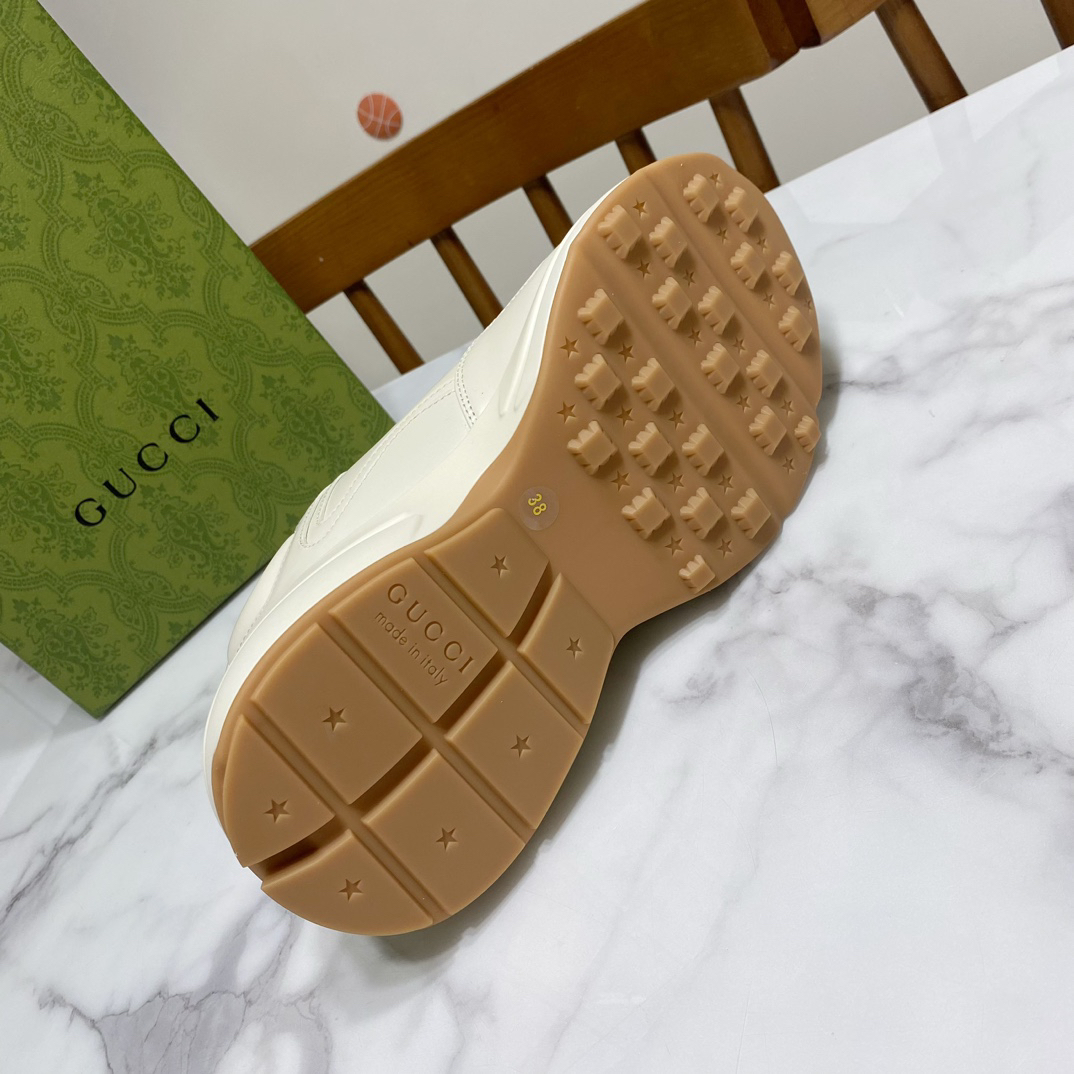 Gucci Sneakers-196