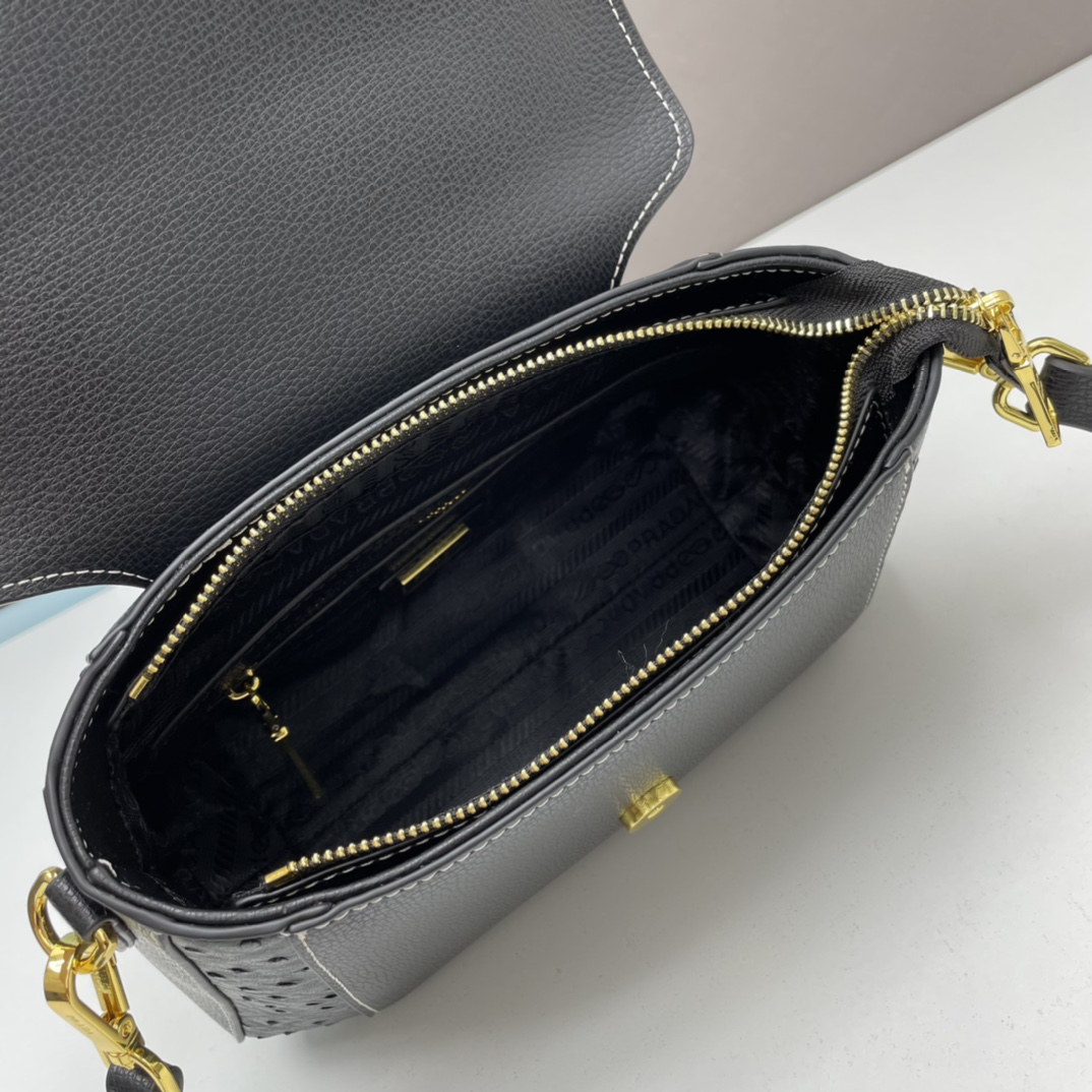 Prada bag-131