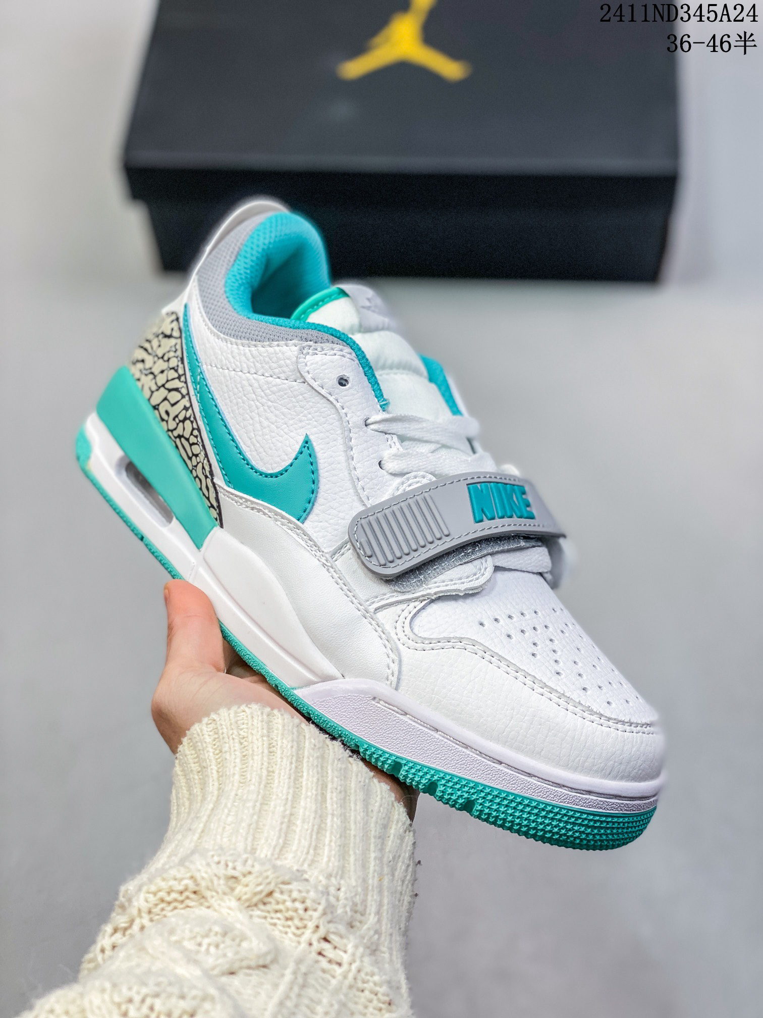 Nike Sneakers-344