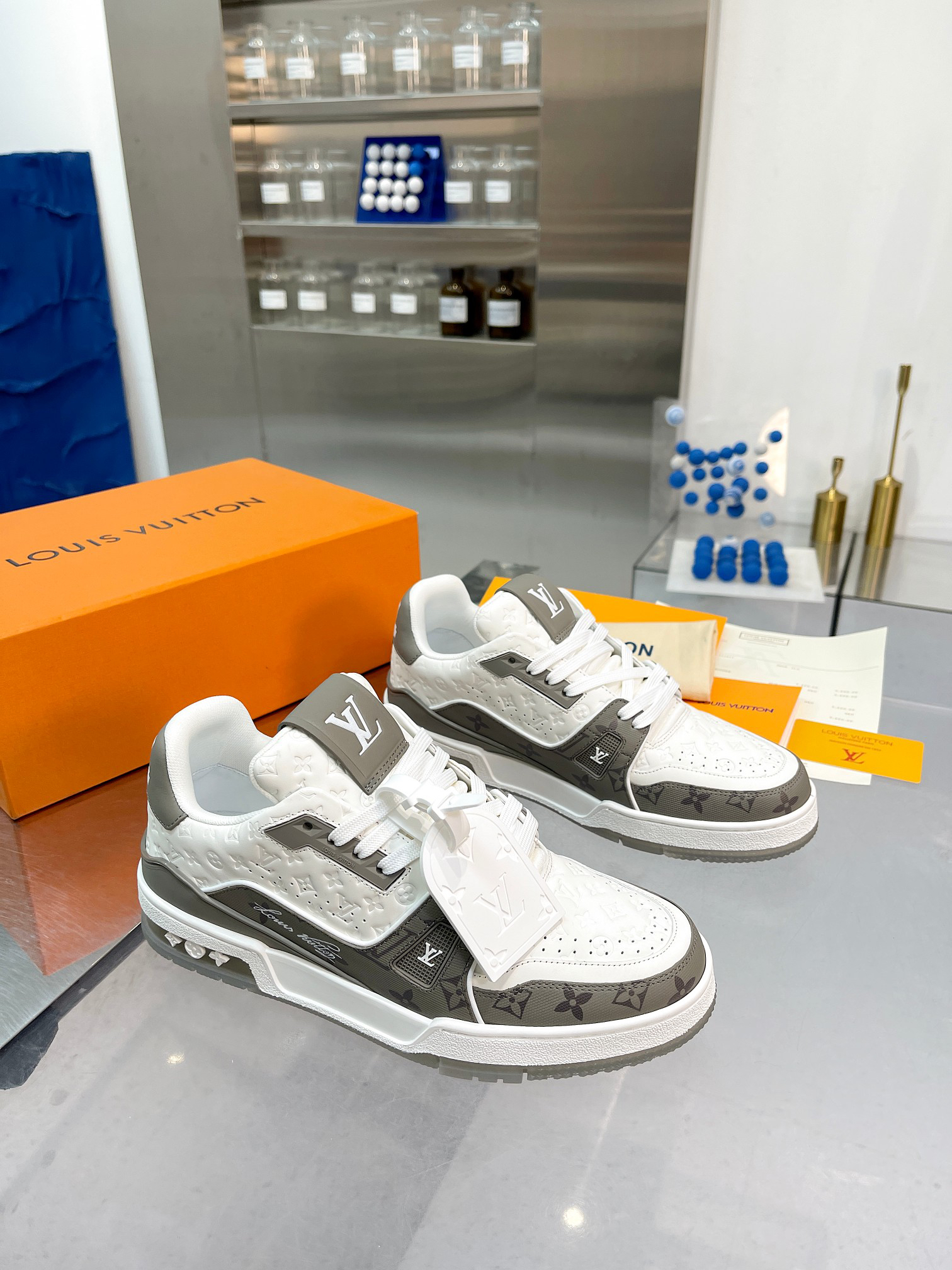 Lv Sneakers-60