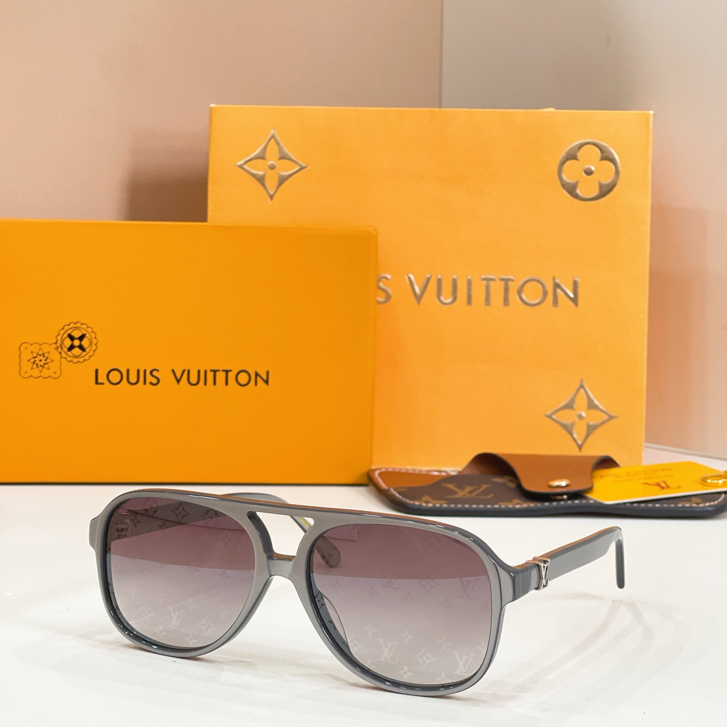 LV glasses-43