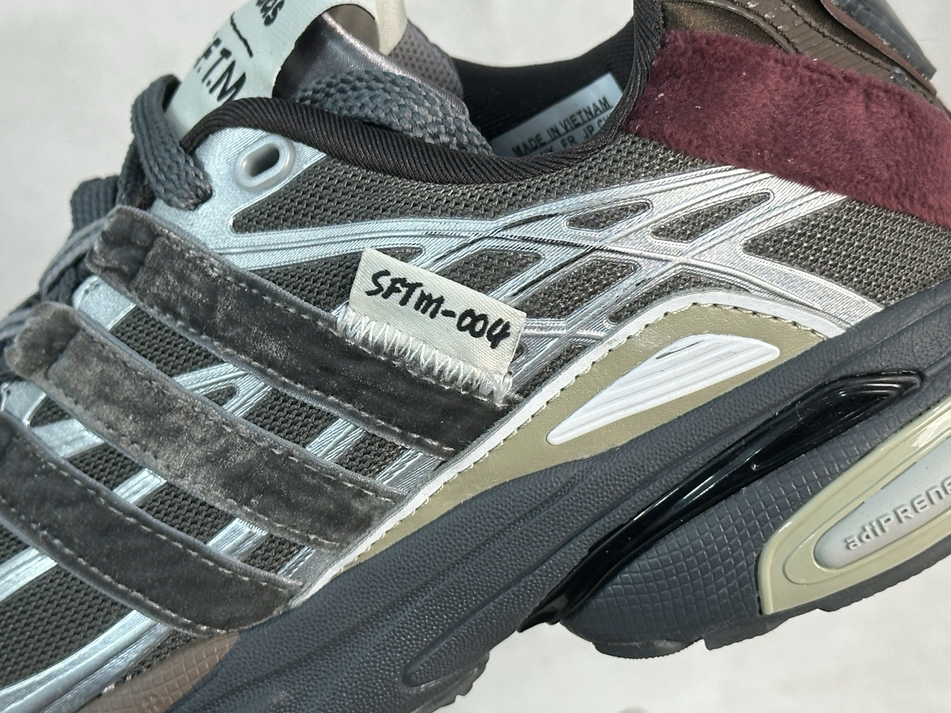Adidas Sneakers-301