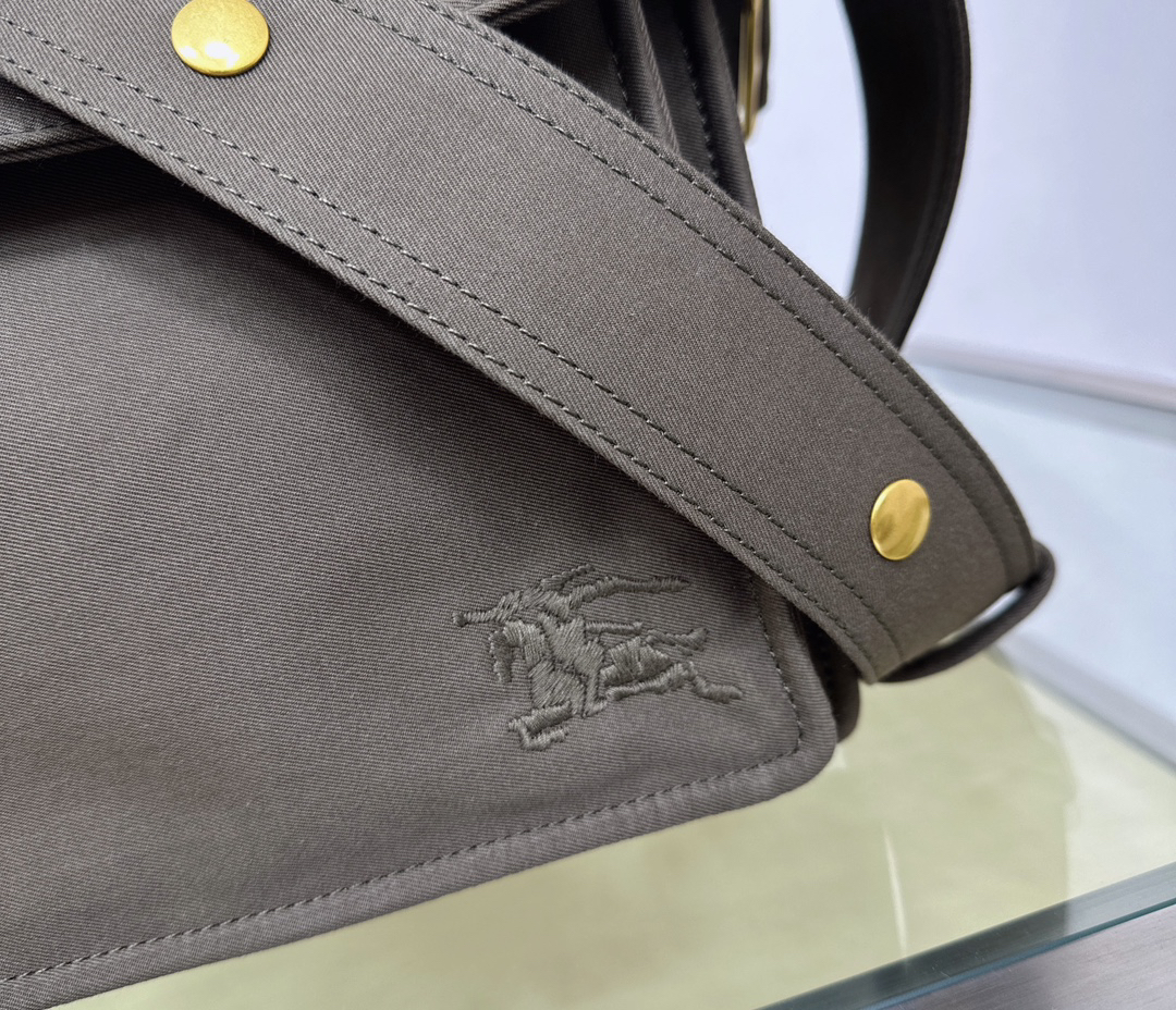 Burberry bag-90