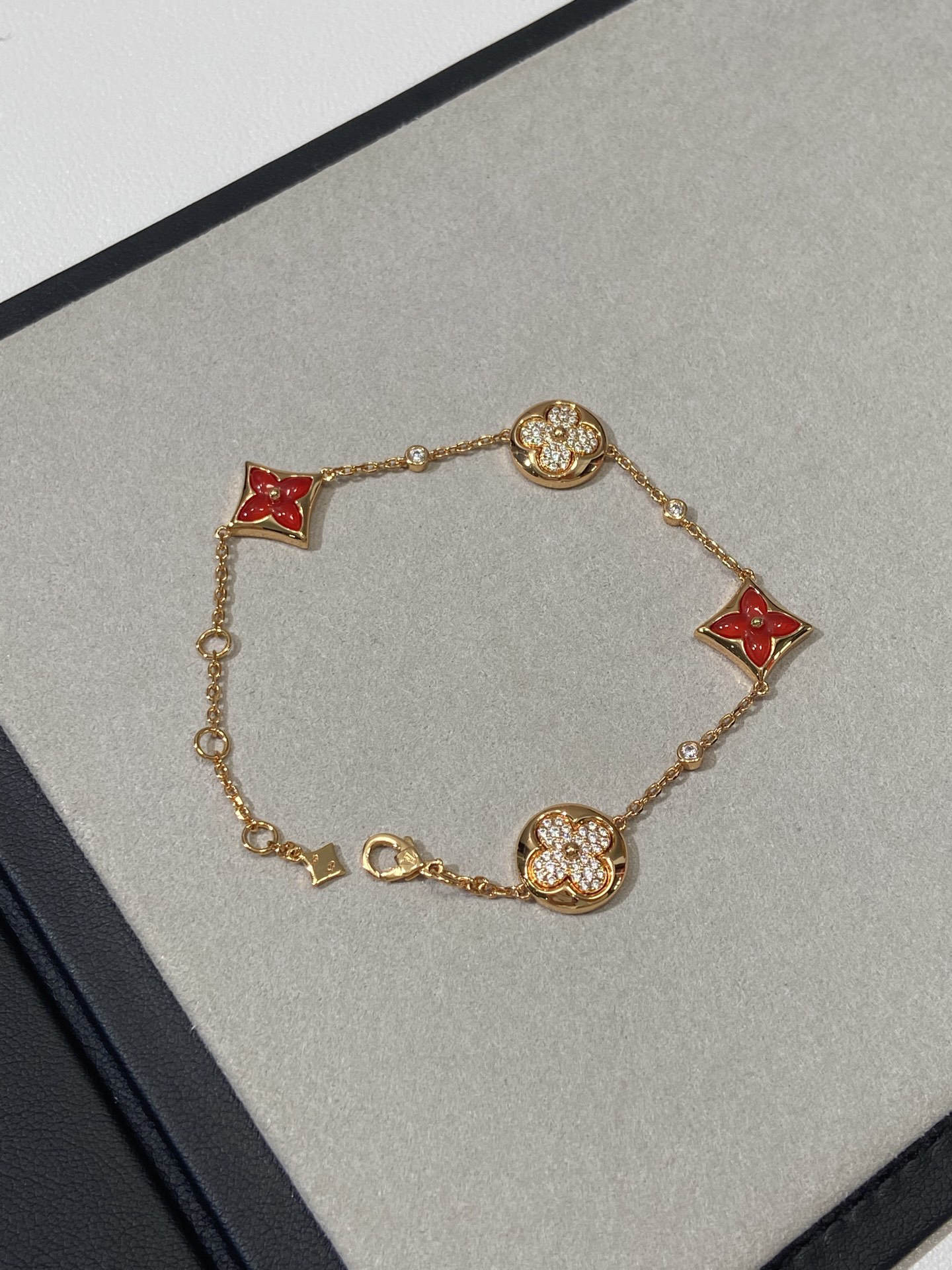 LV Bracelet-70