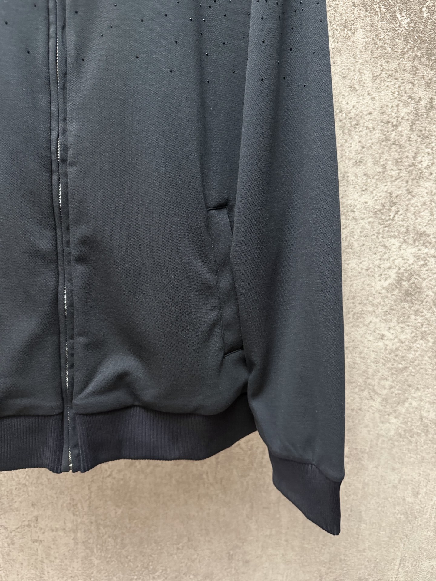 Gucci Clothing-354