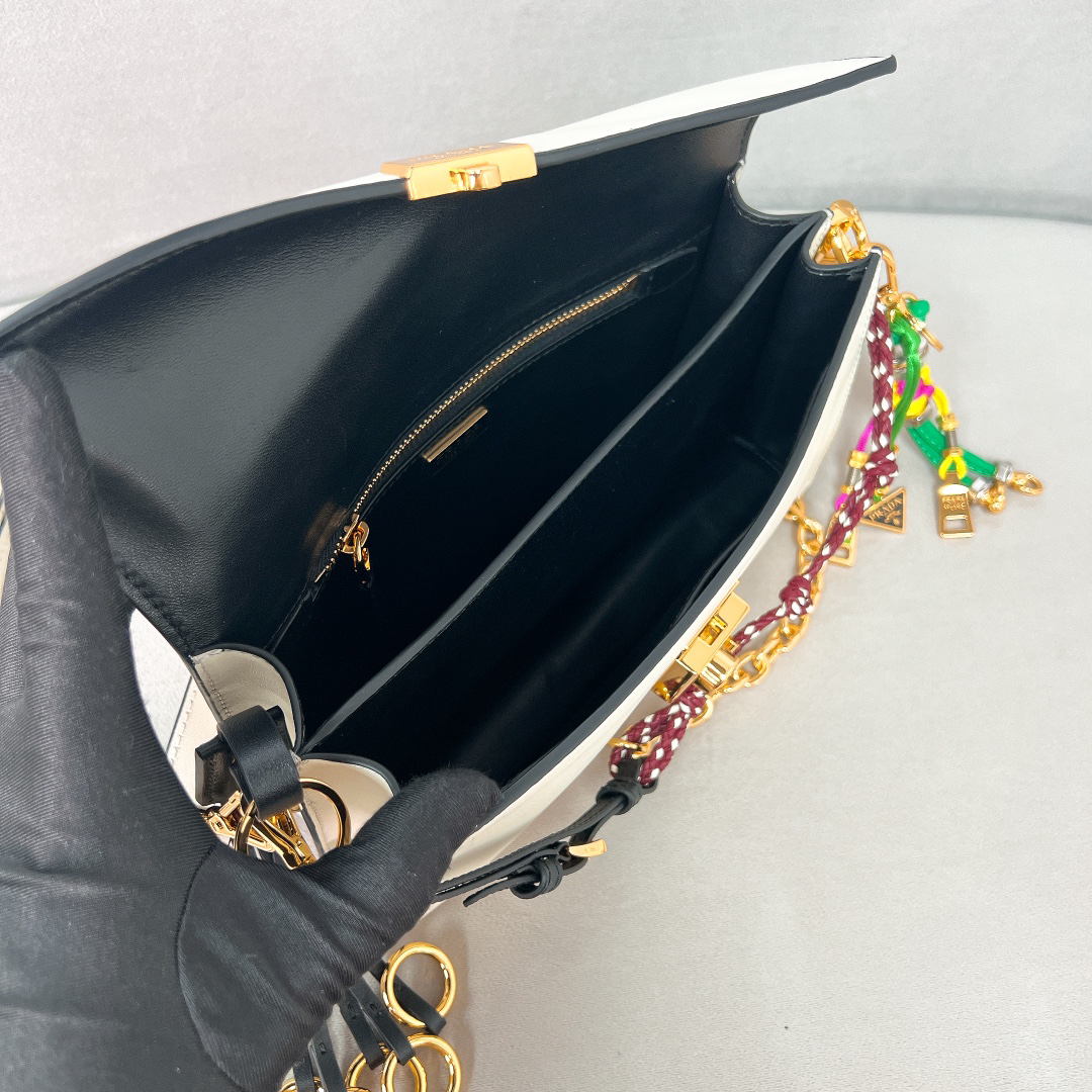 Prada bag-182