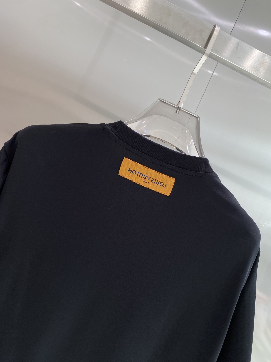 LV clothing-29
