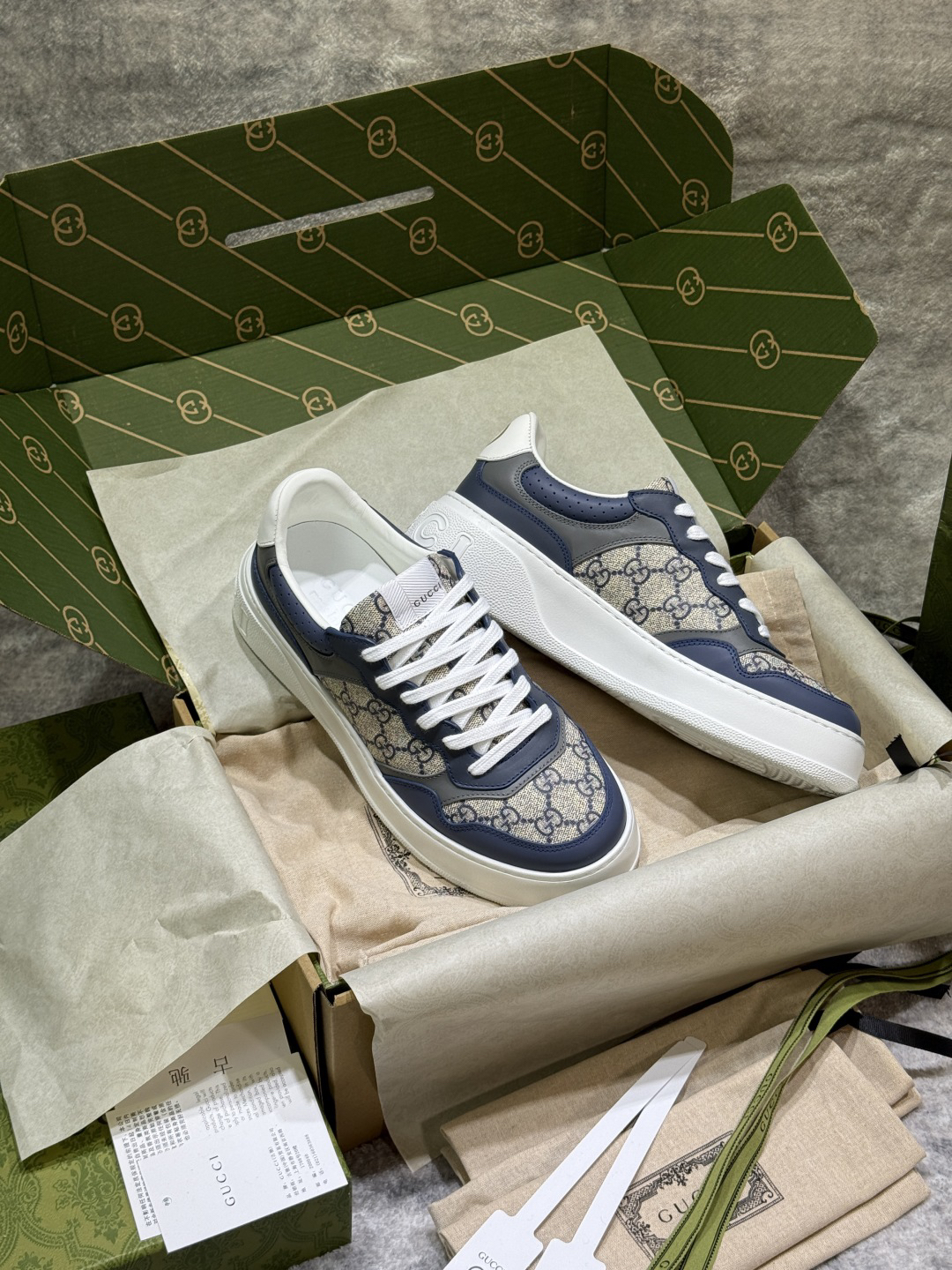 Gucci Sneakers-158
