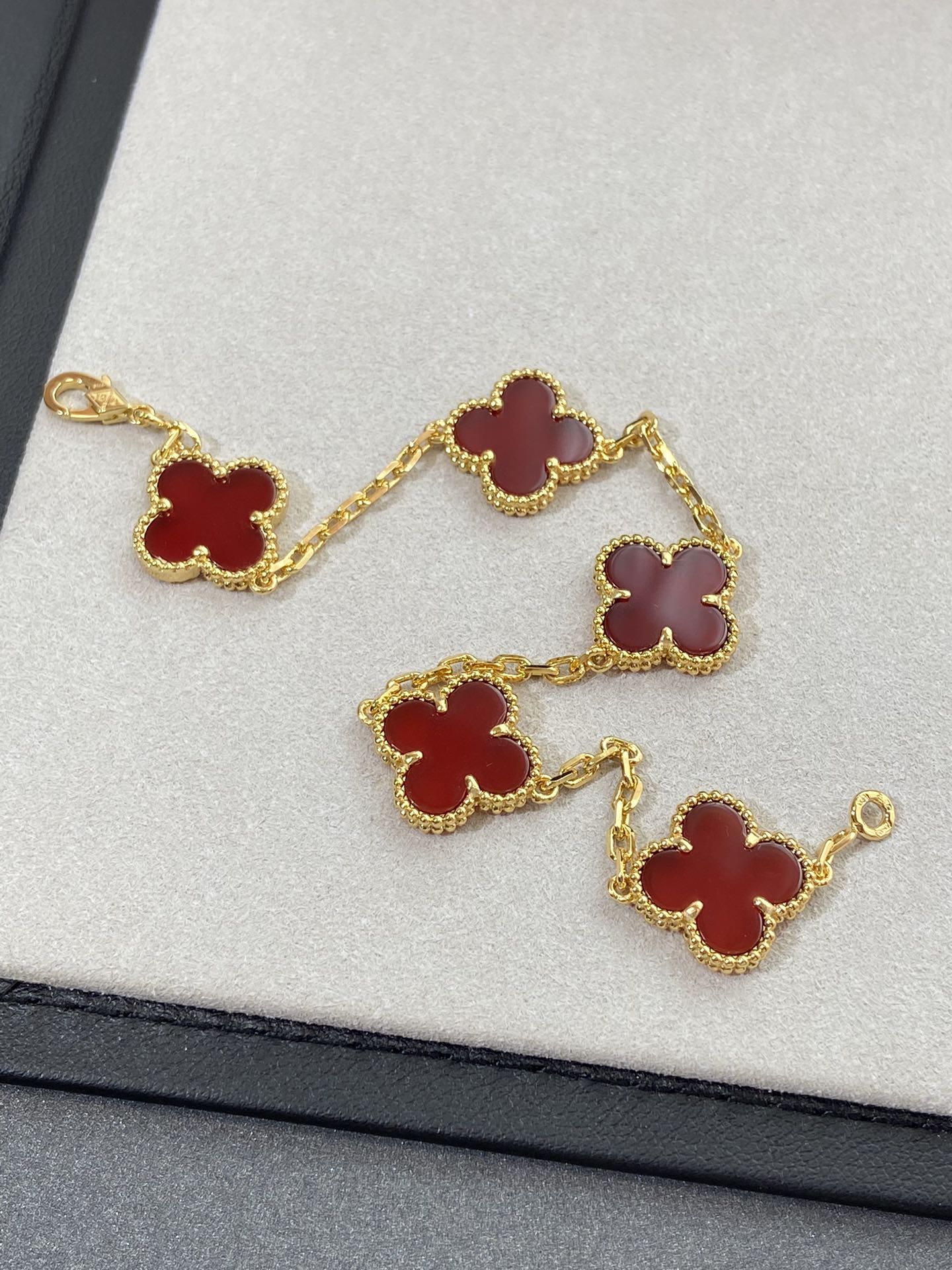 Van Cleef & Arpels Bracelet-115
