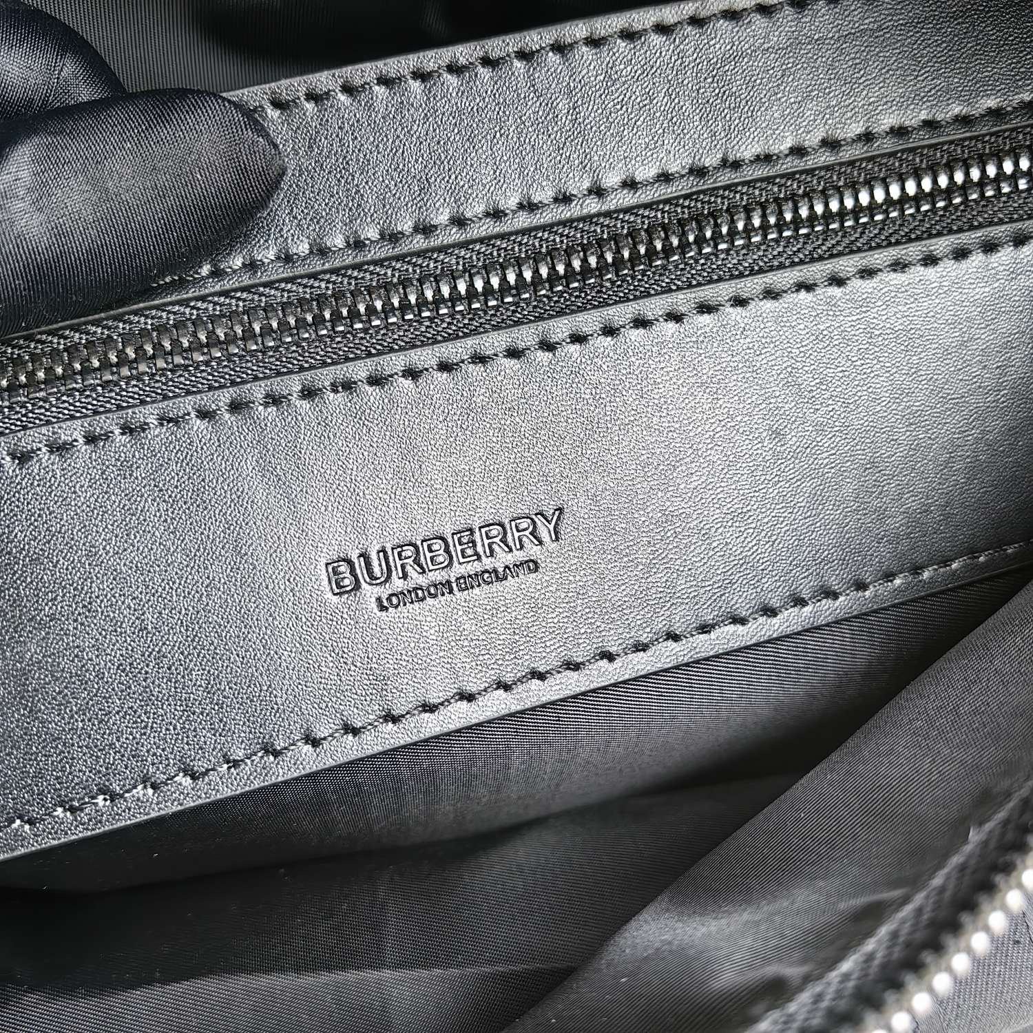 Burberry bag-122