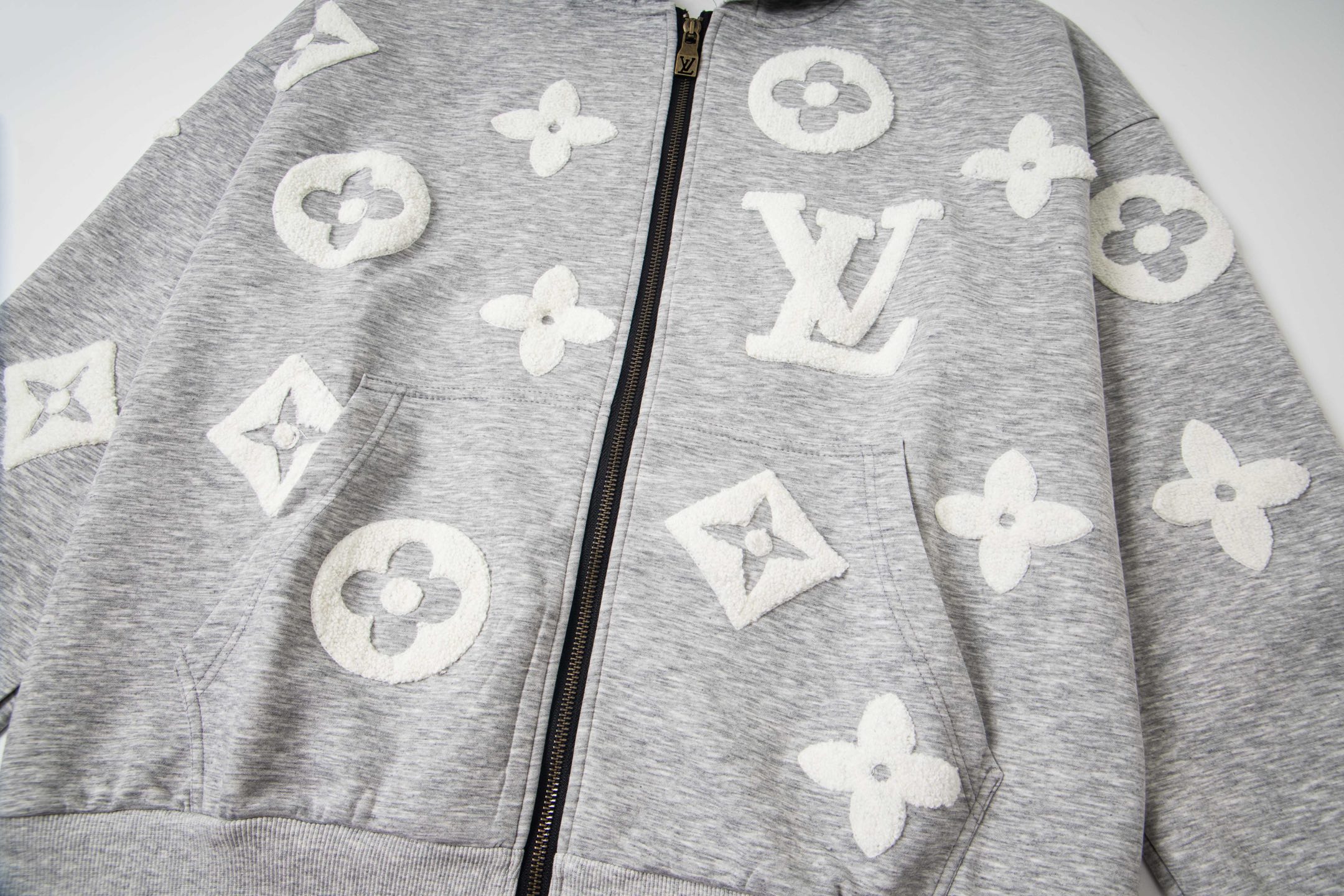 LV Clothing-346