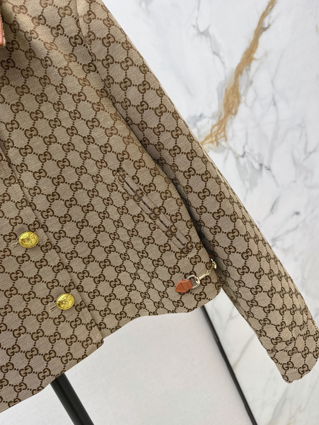 Gucci Clothing-306