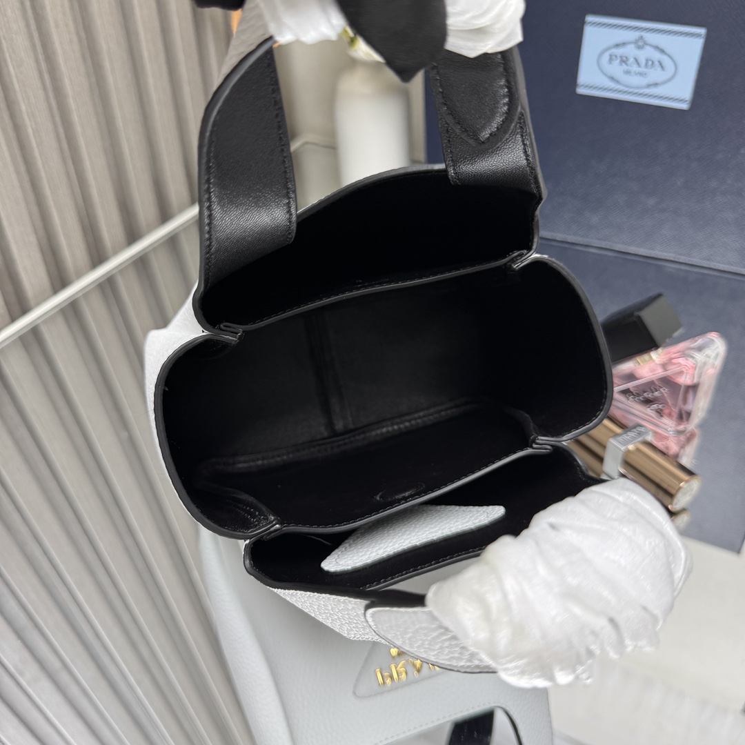 Prada bag-15