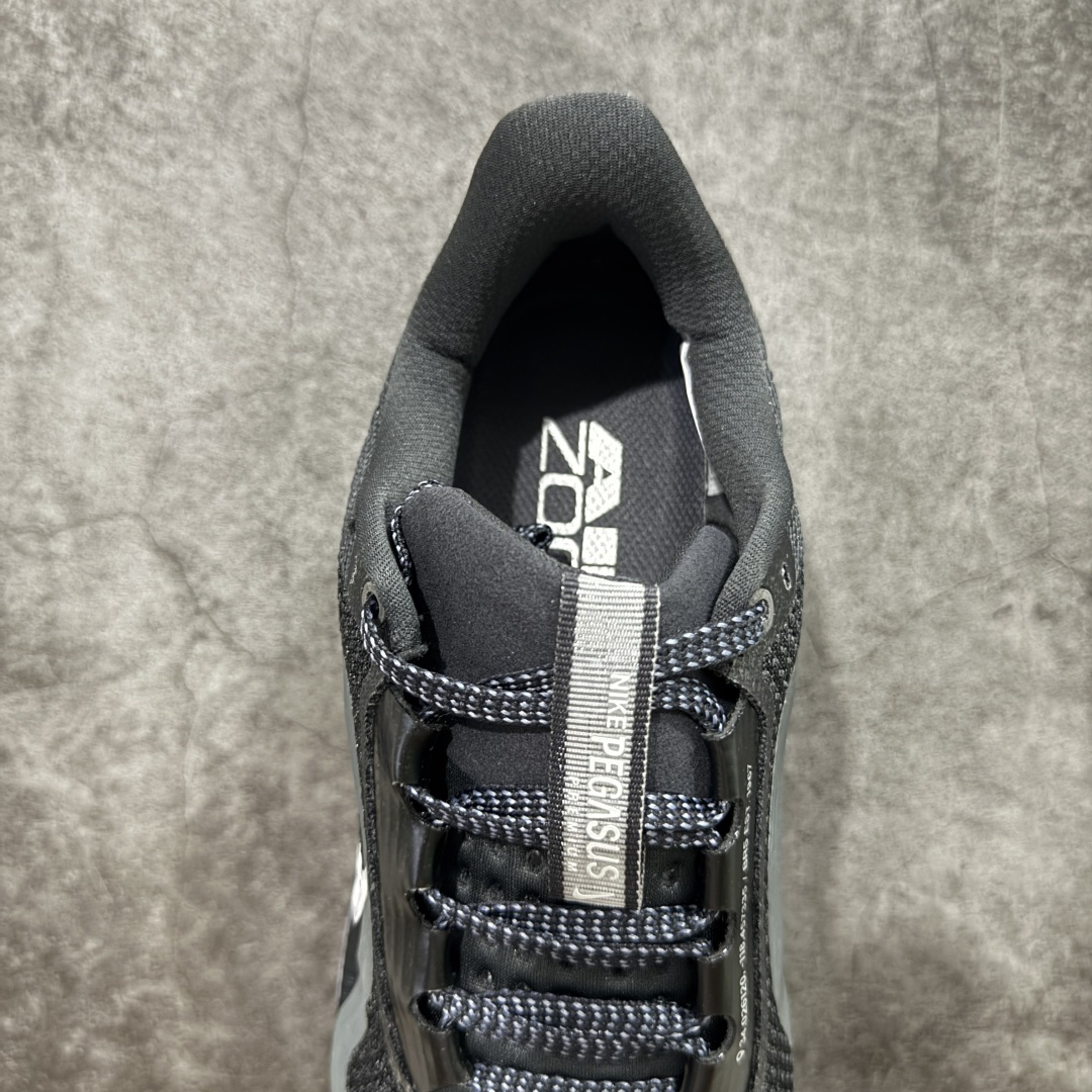 Nike Sneakers-95